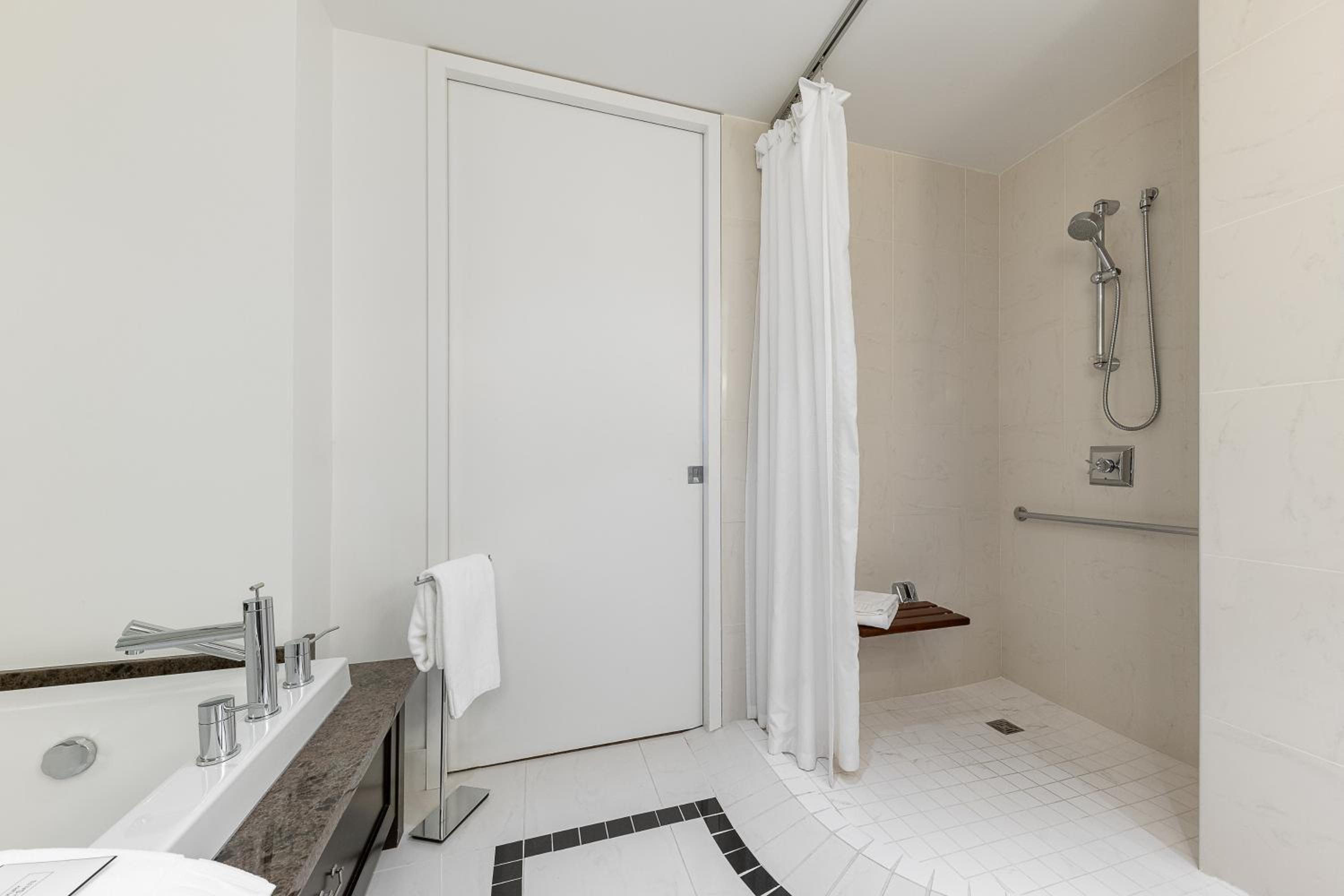 Urbania suite 1 King Accessible (accès au salon VIP) - Photo 3