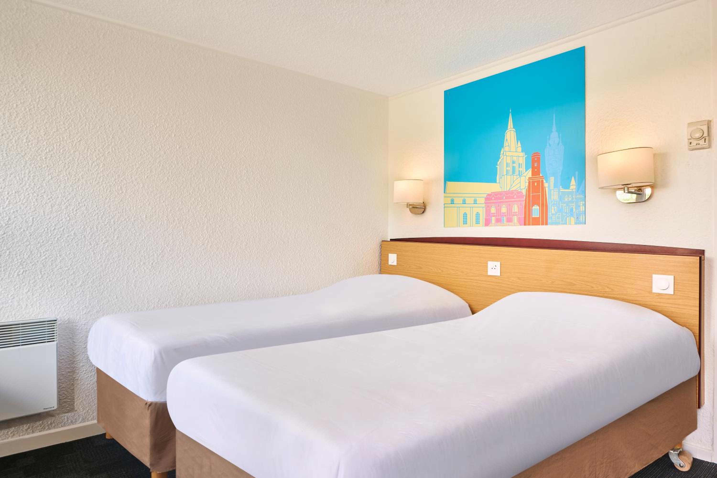 Twin Room - Photo 3