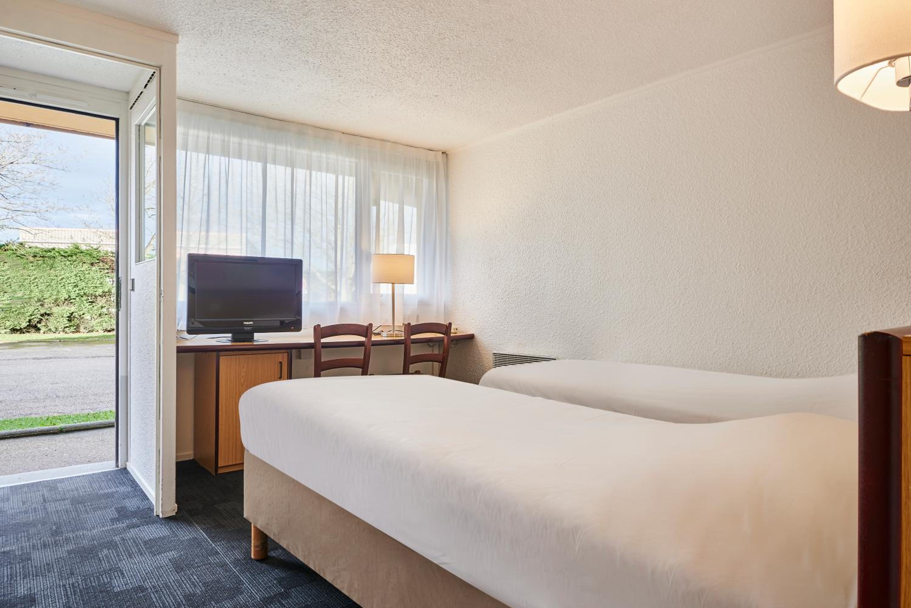 Twin Room - Photo 1