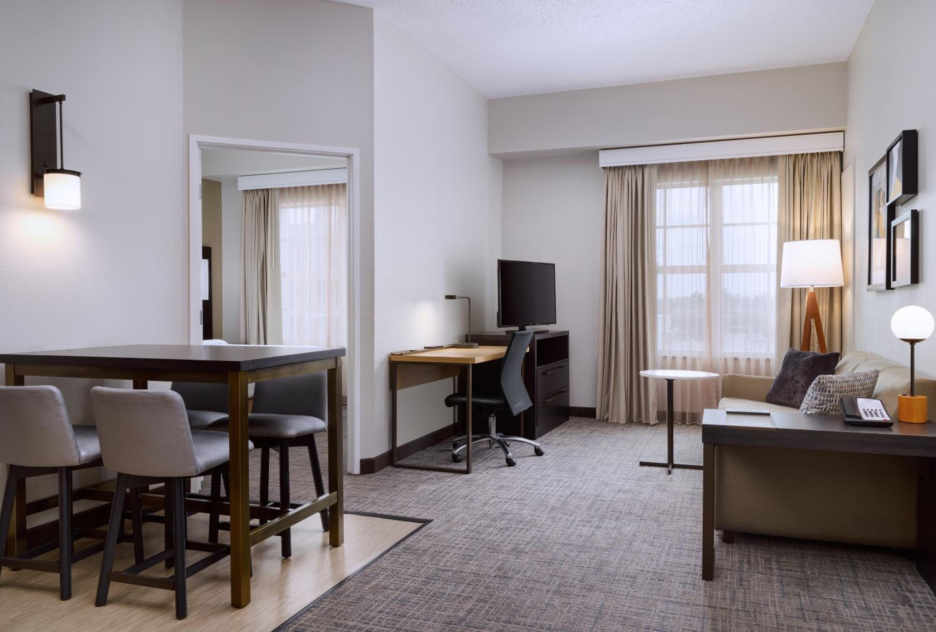 Two-Bedroom Suite - Photo 2