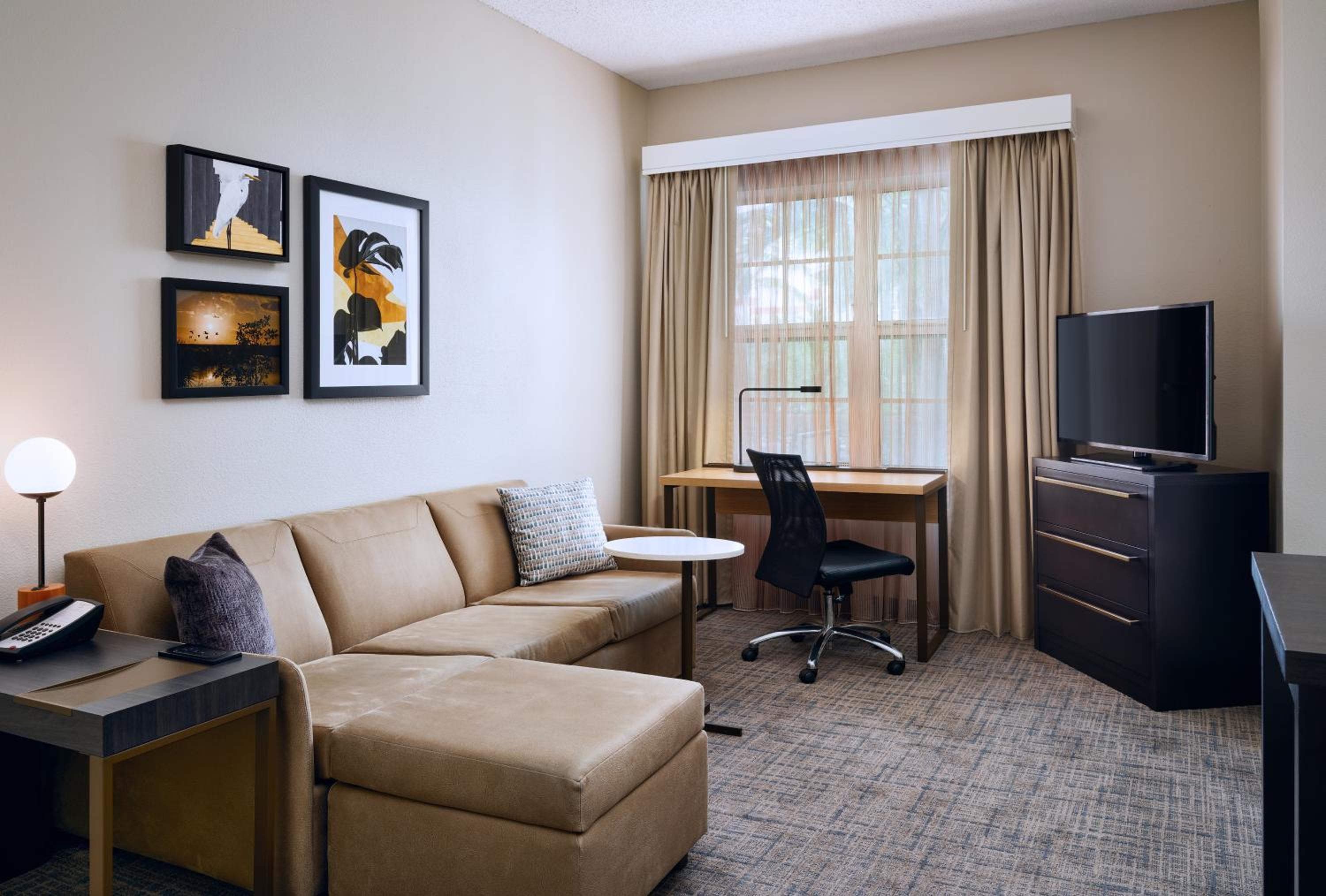 One-Bedroom Queen Suite with Sofa Bed - Photo 14