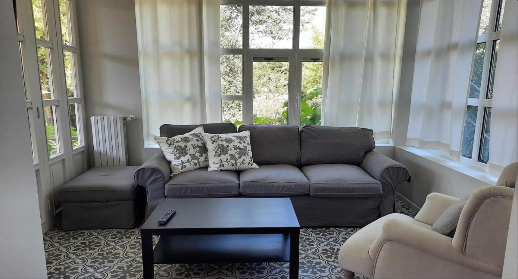 Three-Bedroom Apartment with Jacuzzi photo 2