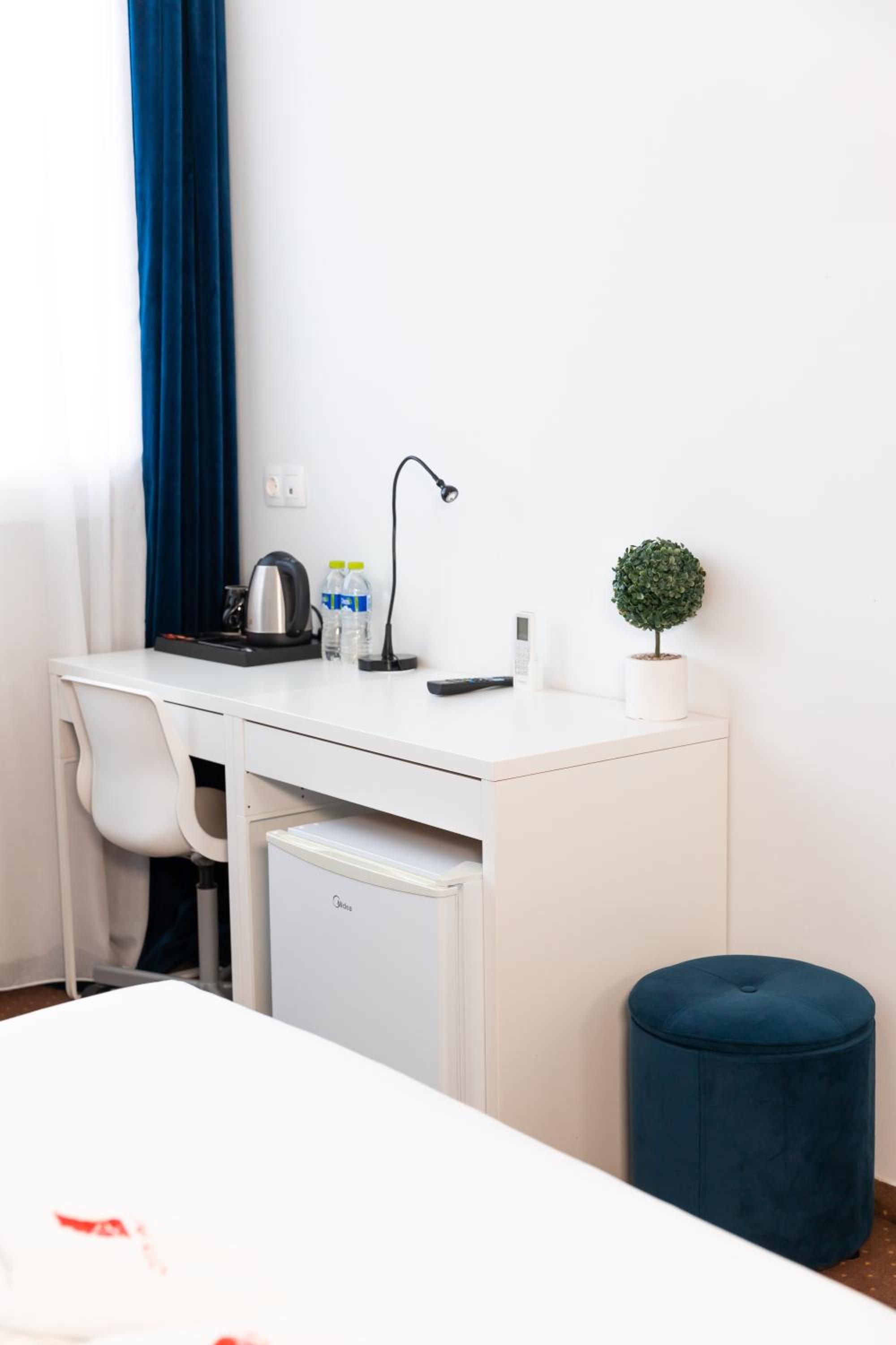 Deluxe Room - Photo 5