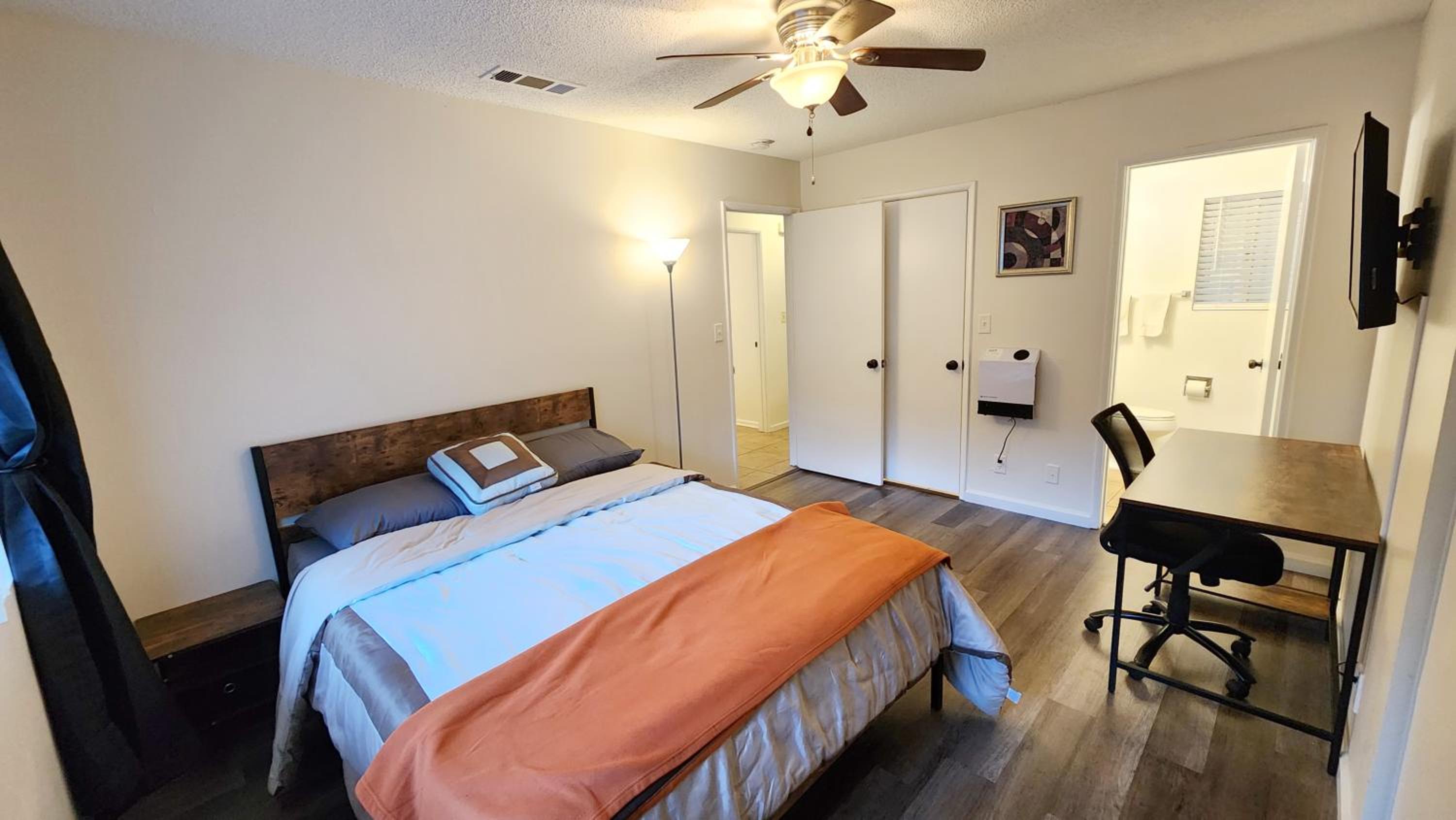 Two-Bedroom Townhouse photo 1