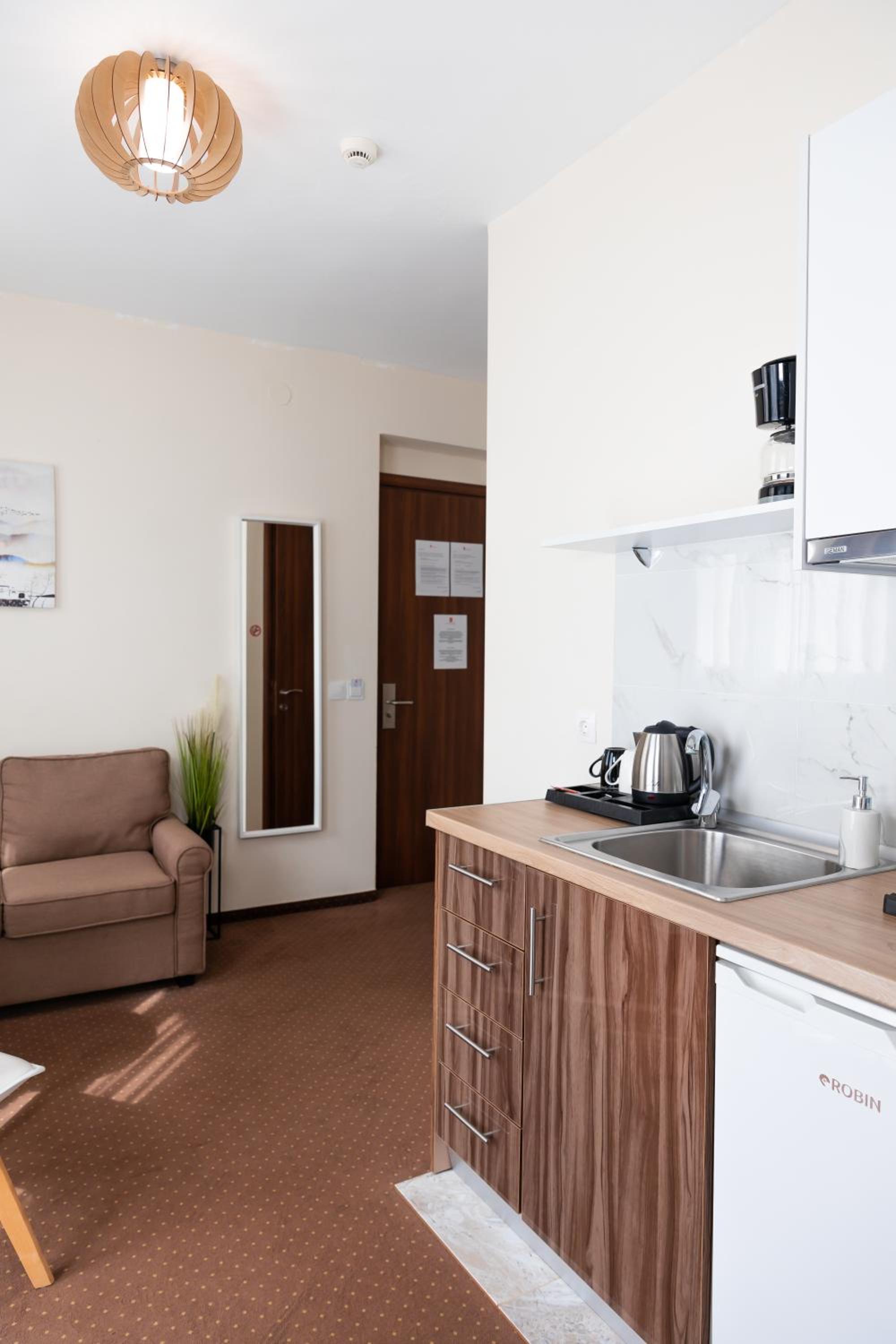 One-Bedroom Apartment - Photo 4