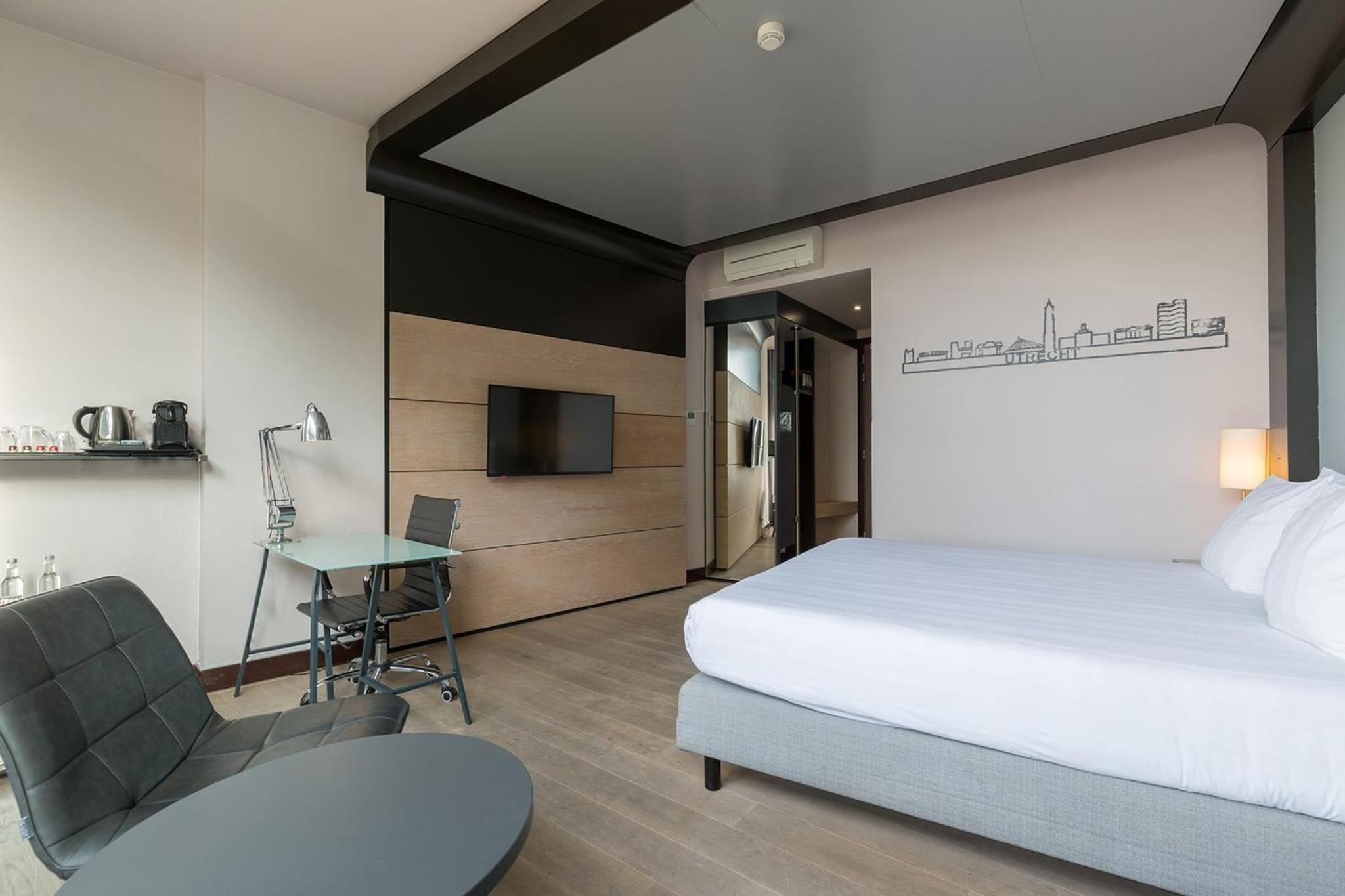 Deluxe Room 1 Double Bed - Photo 1