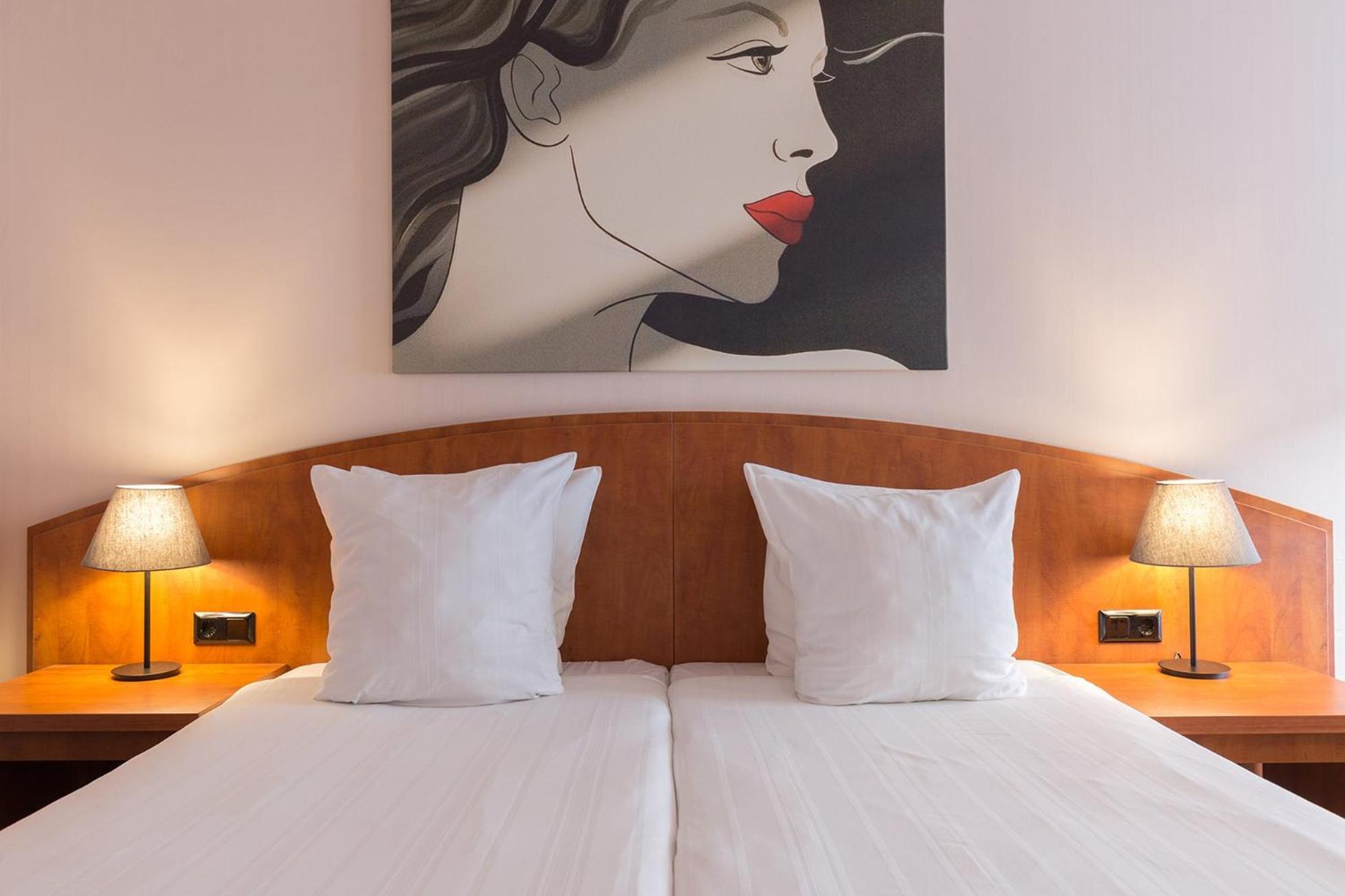 Twin or Double Room - Photo 3