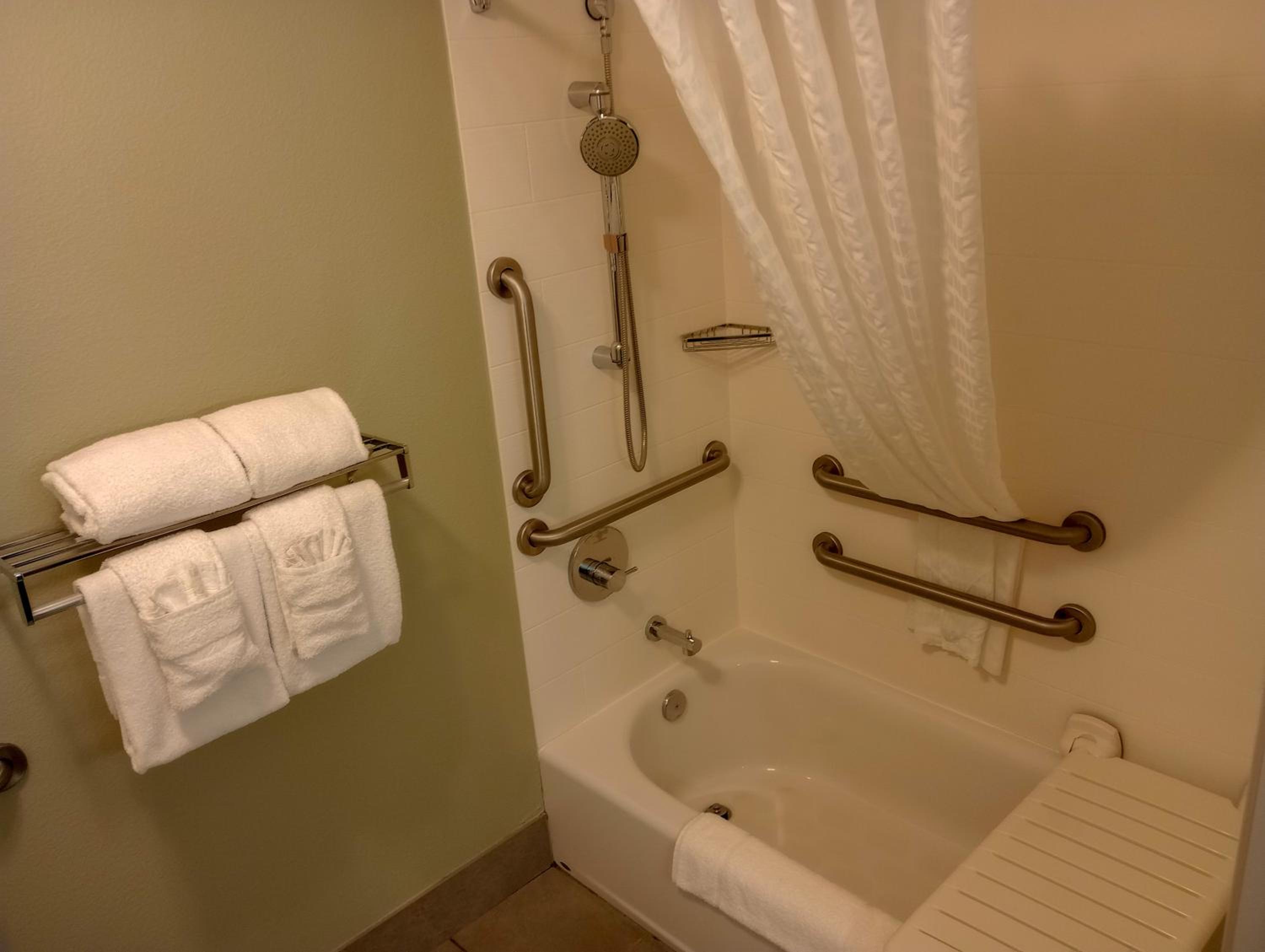 King Room - Disability Access - Photo 3
