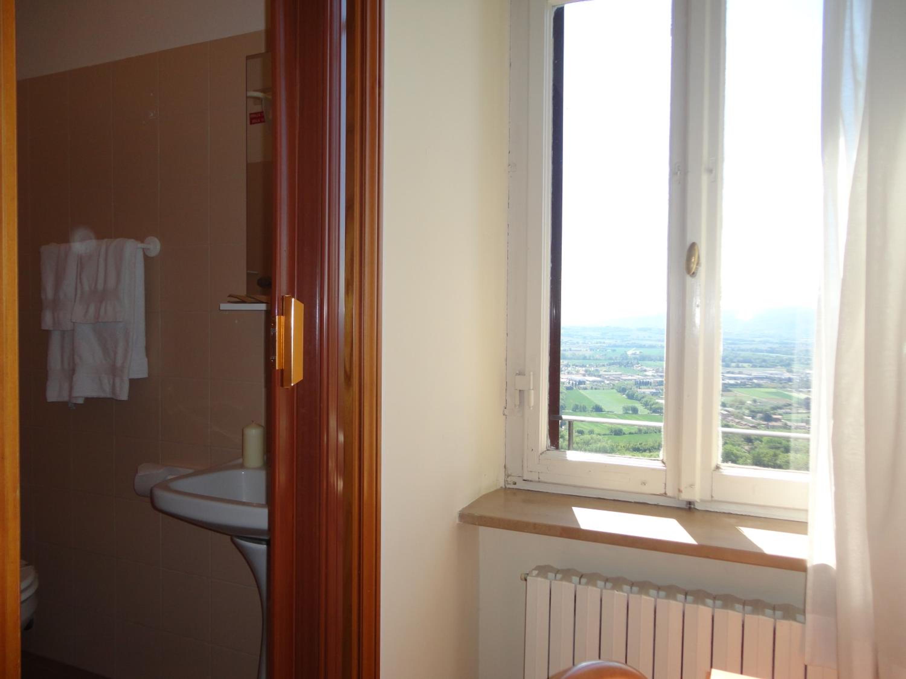 Triple Room with View - Photo 2