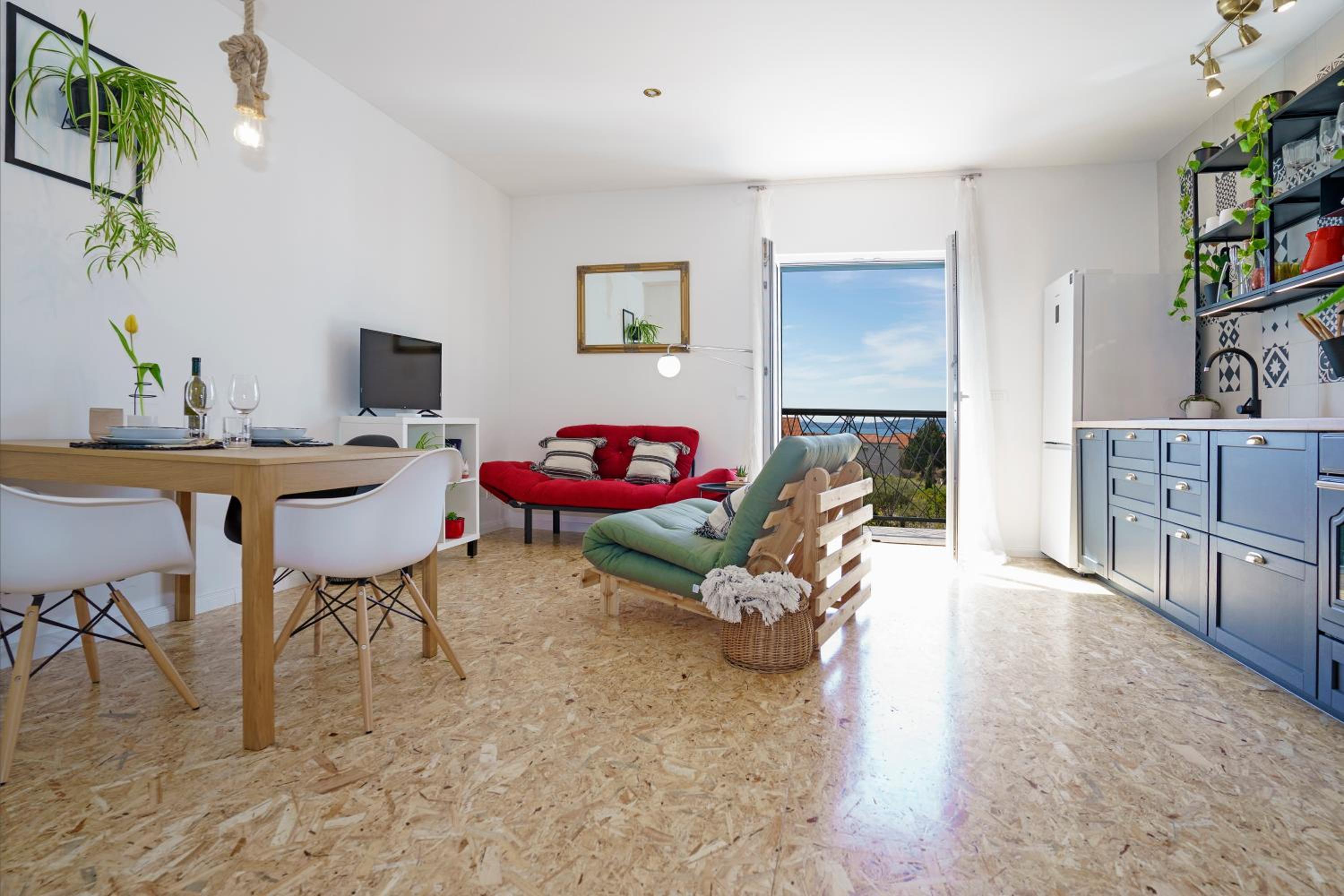 One-Bedroom Apartment photo 1