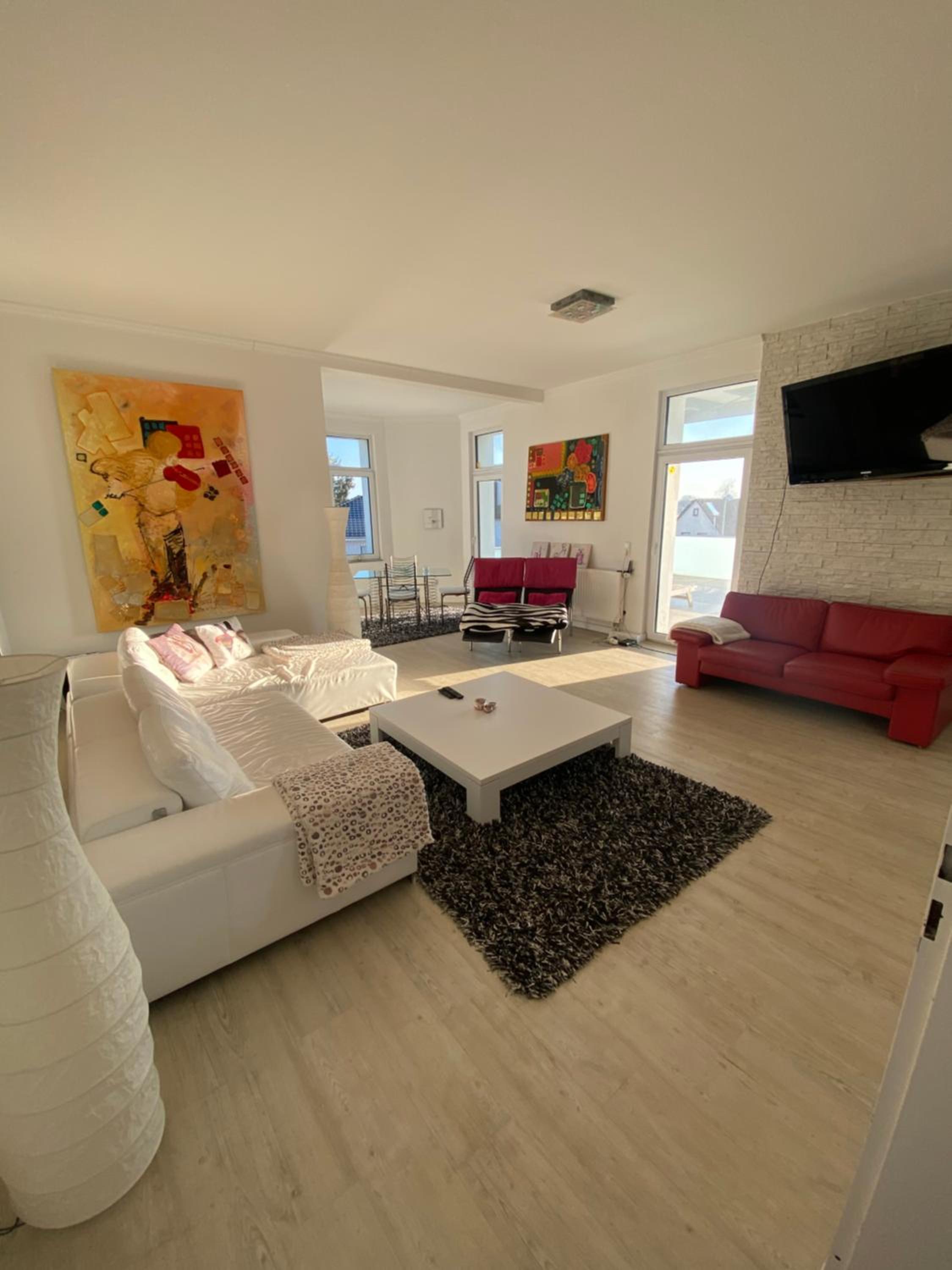 One-Bedroom Apartment photo 1