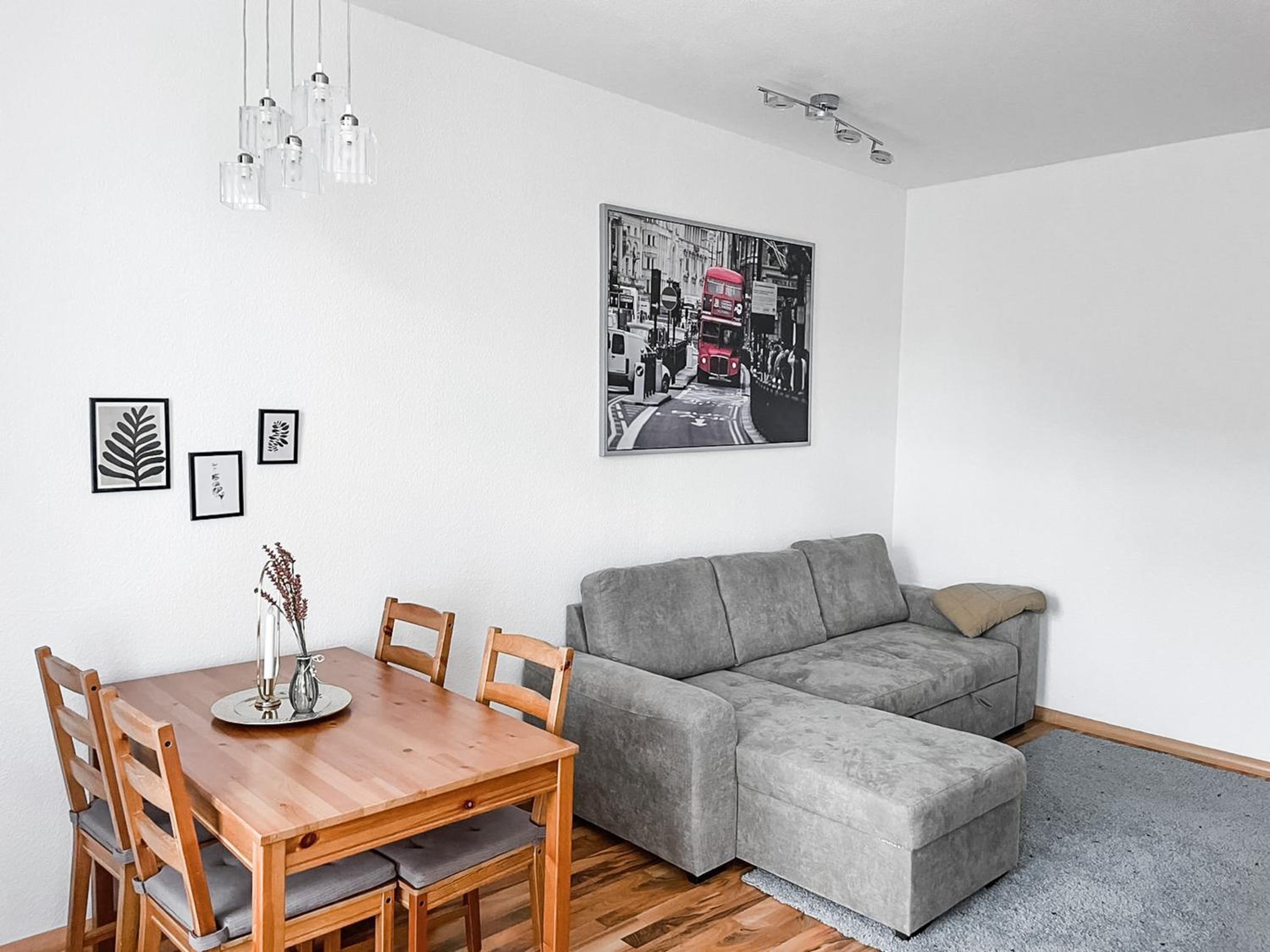 One-Bedroom Apartment photo 1