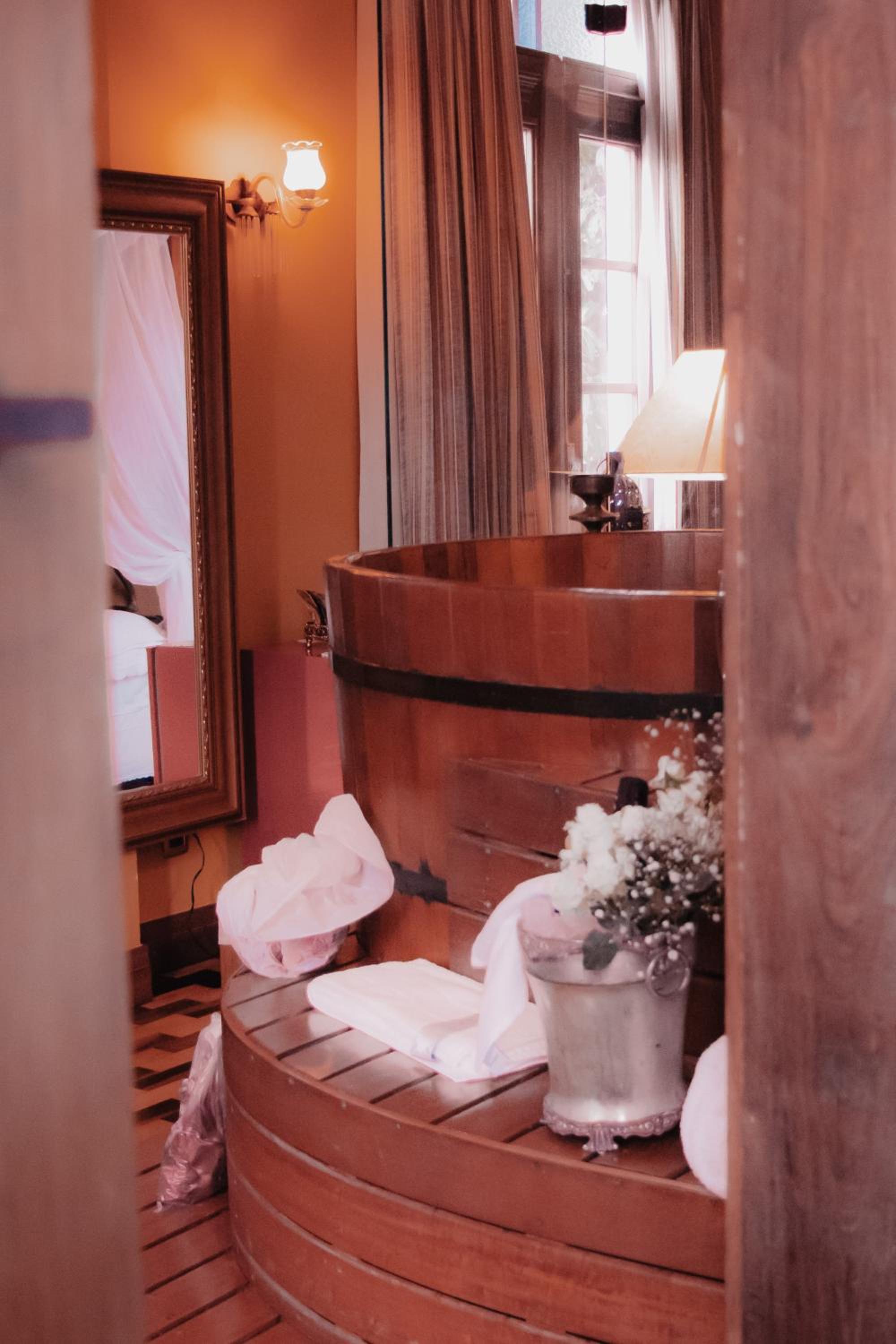 Master Room - Photo 10