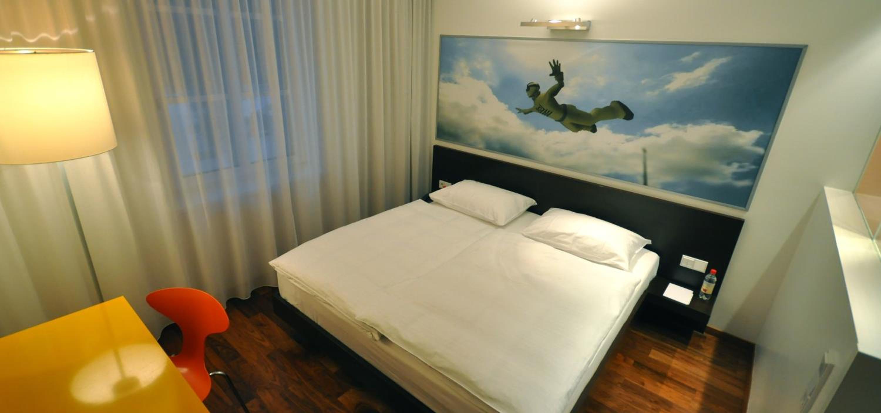 Standard Double Room - Photo 9