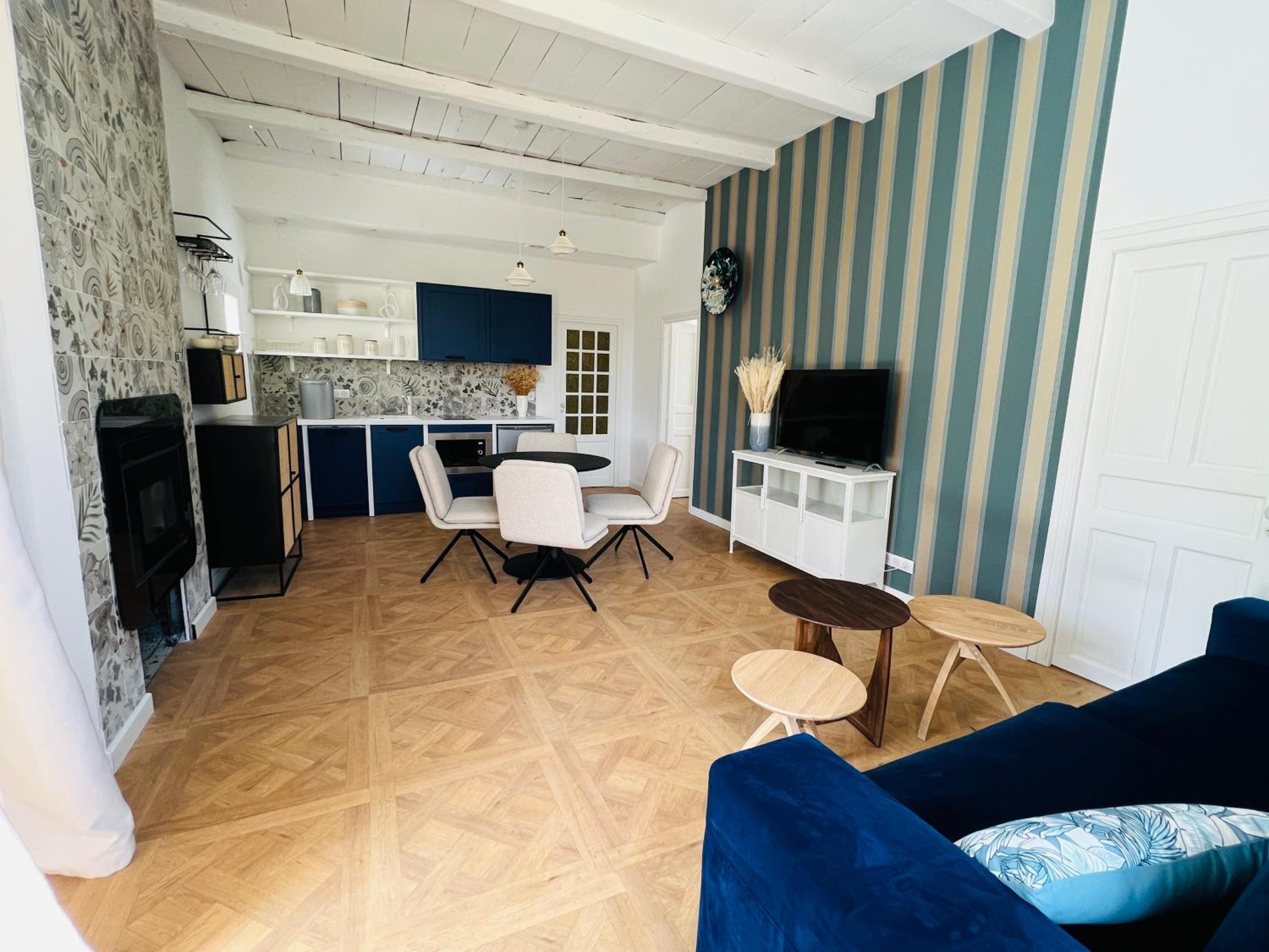 Two-Bedroom House photo 3