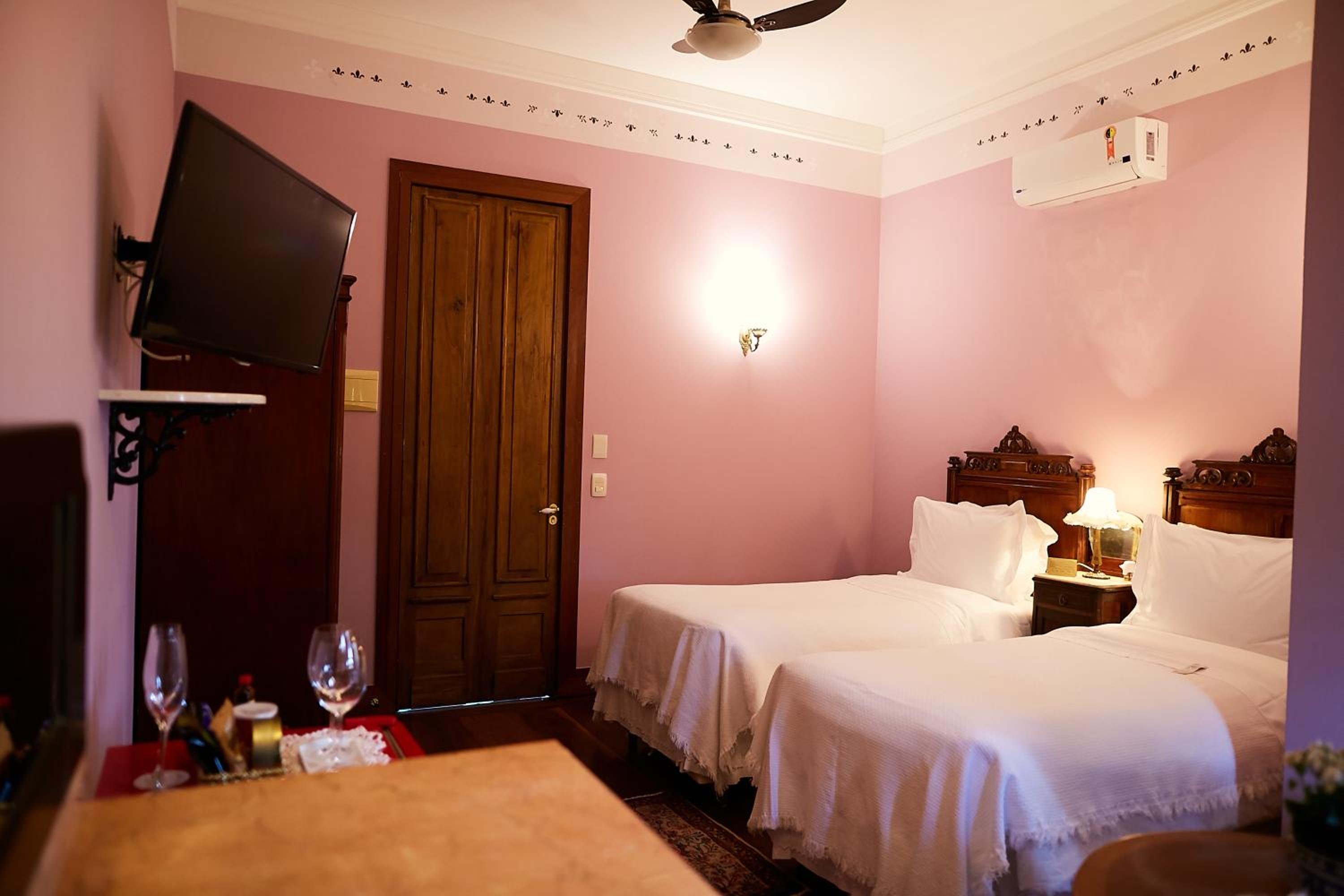 Premium Room thumbnail 6