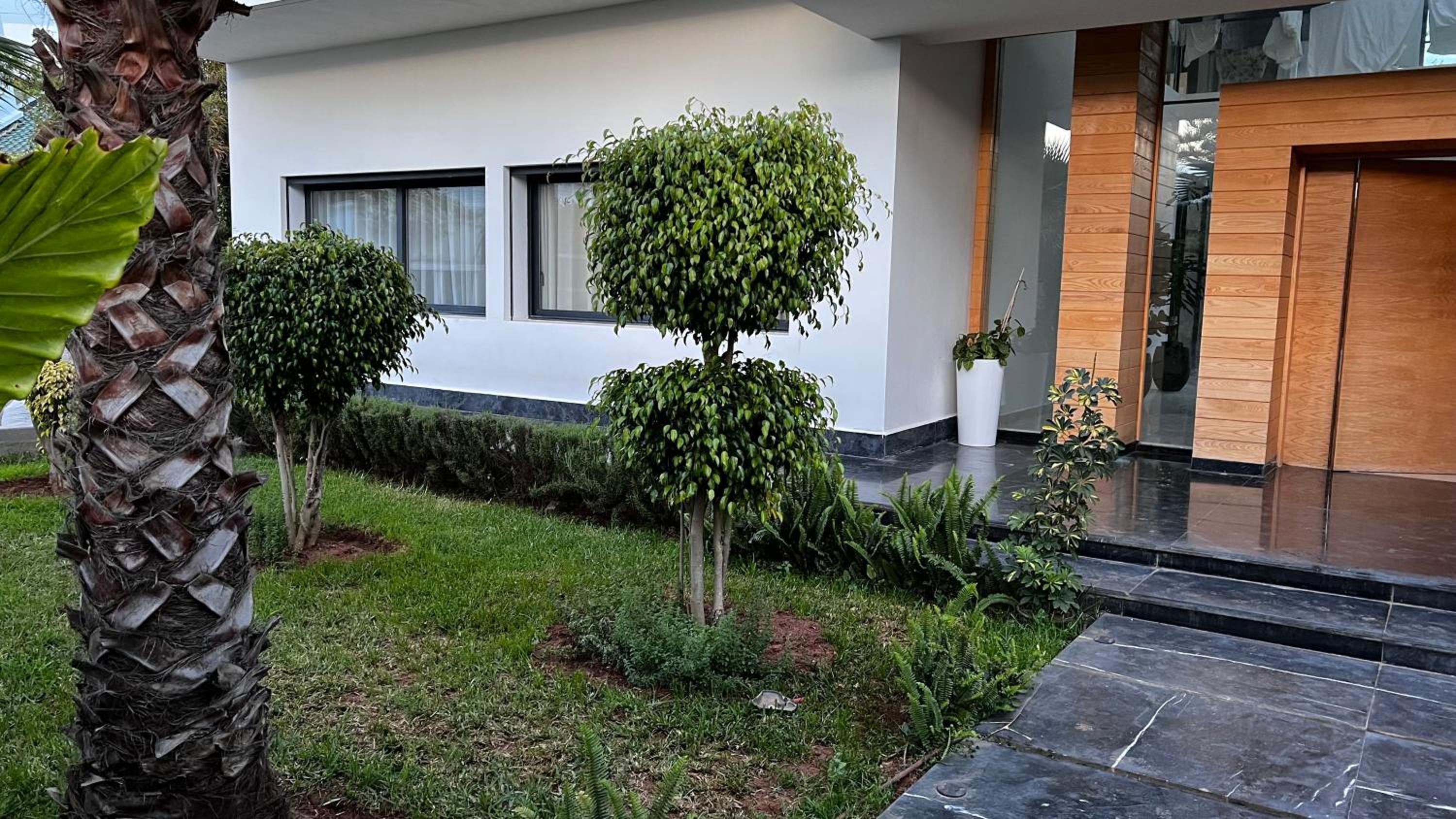 Apartment With Garden View photo 3