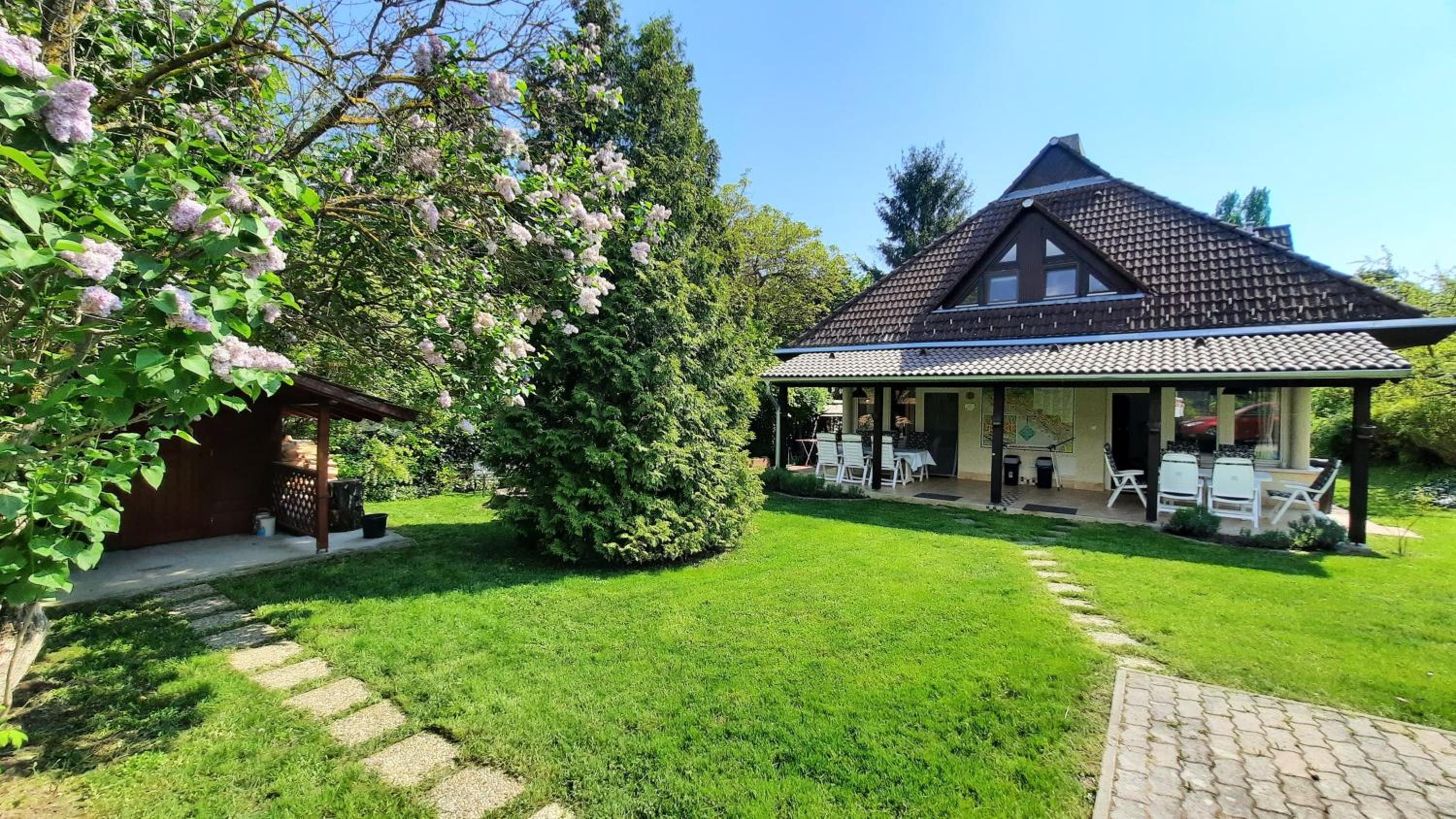 Four-Bedroom House photo 2