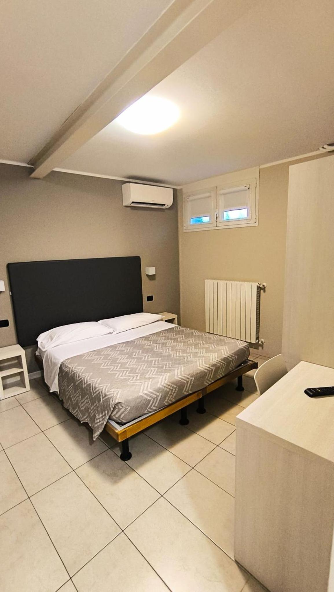 Economy Double or Twin Room photo 2