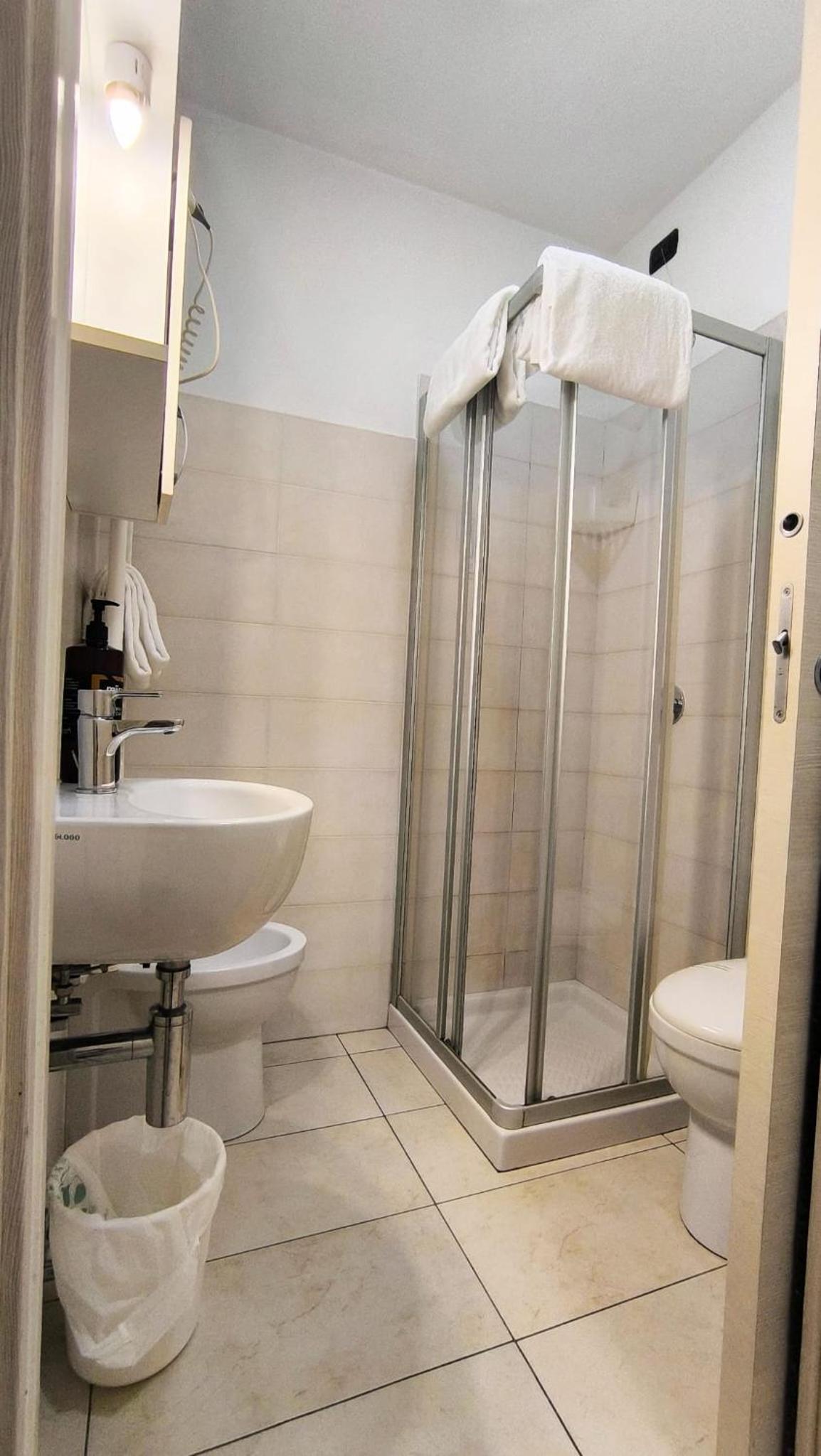 Economy Double or Twin Room photo 3