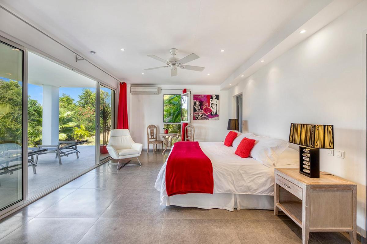 Three-Bedroom Villa photo 3