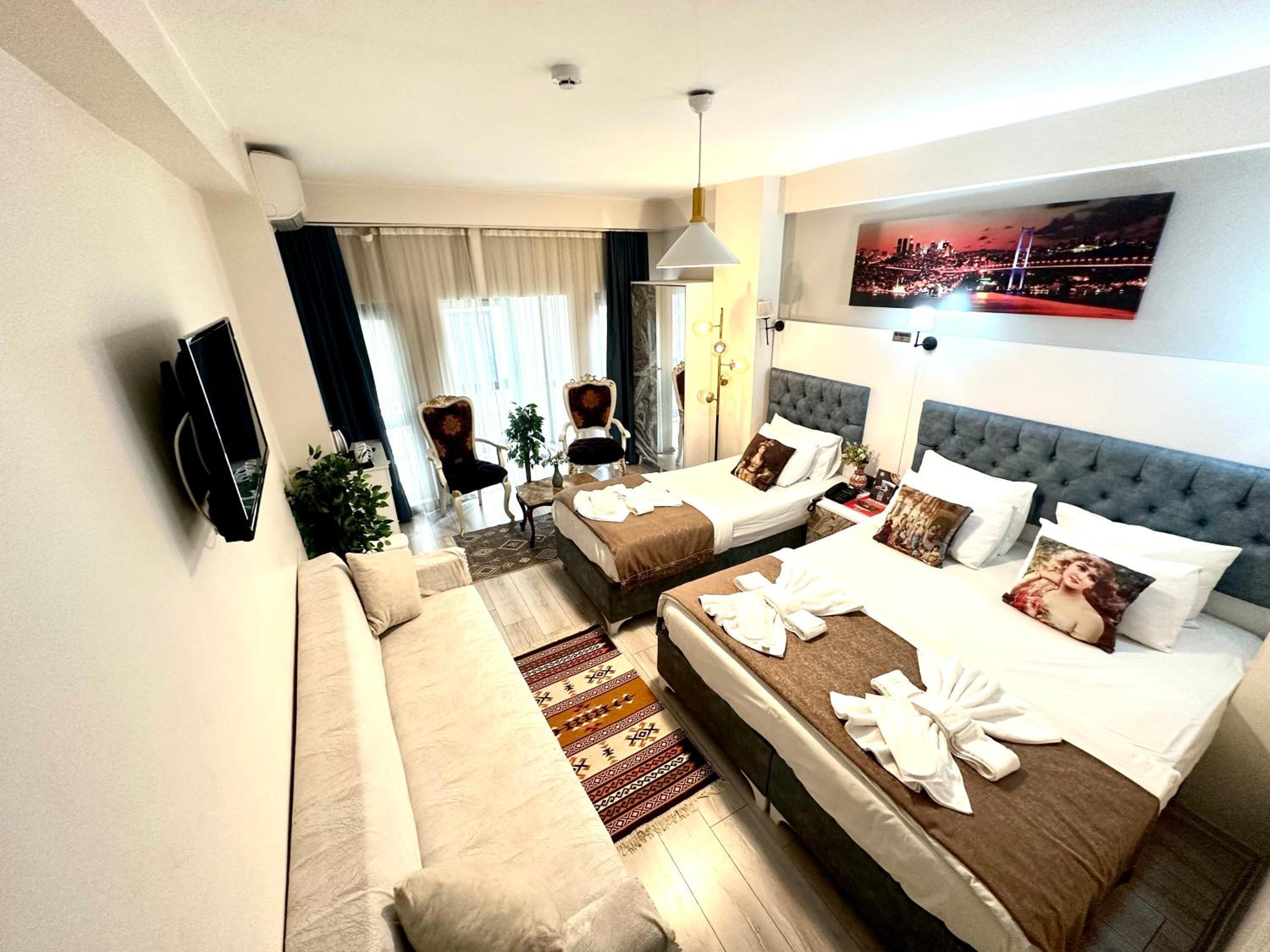 Deluxe Triple Room photo 1