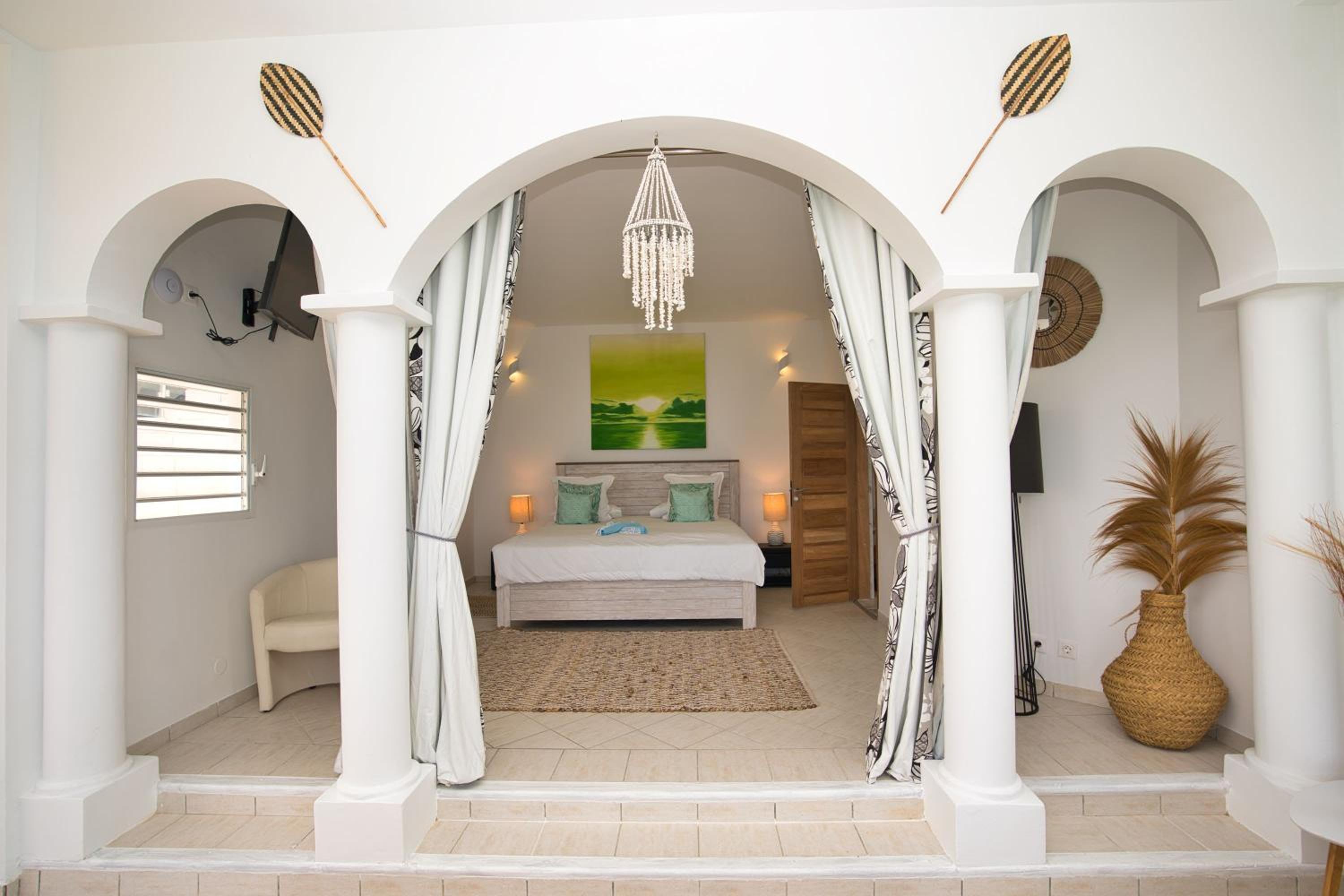 Six-Bedroom Villa  photo 2