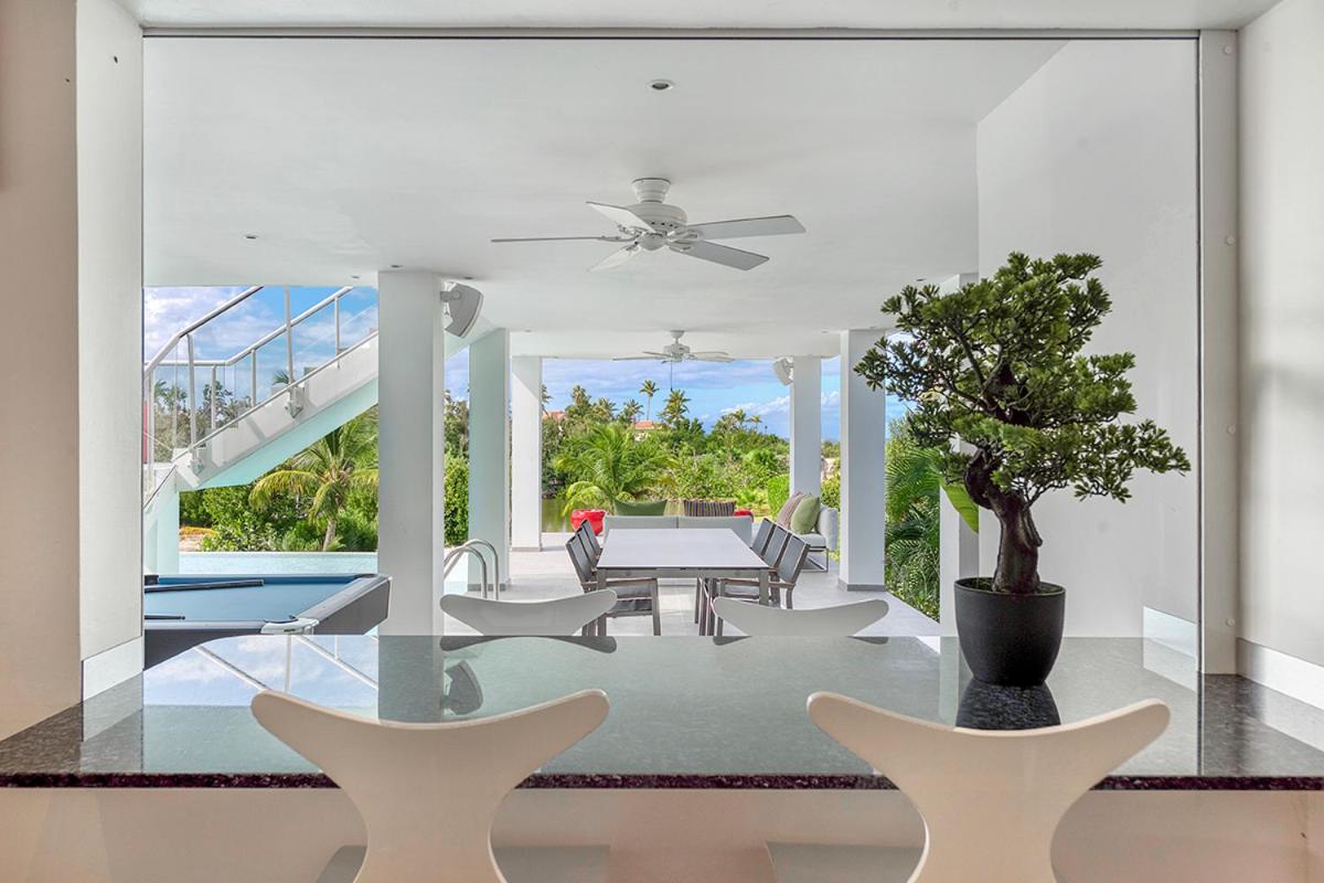 Three-Bedroom Villa photo 2