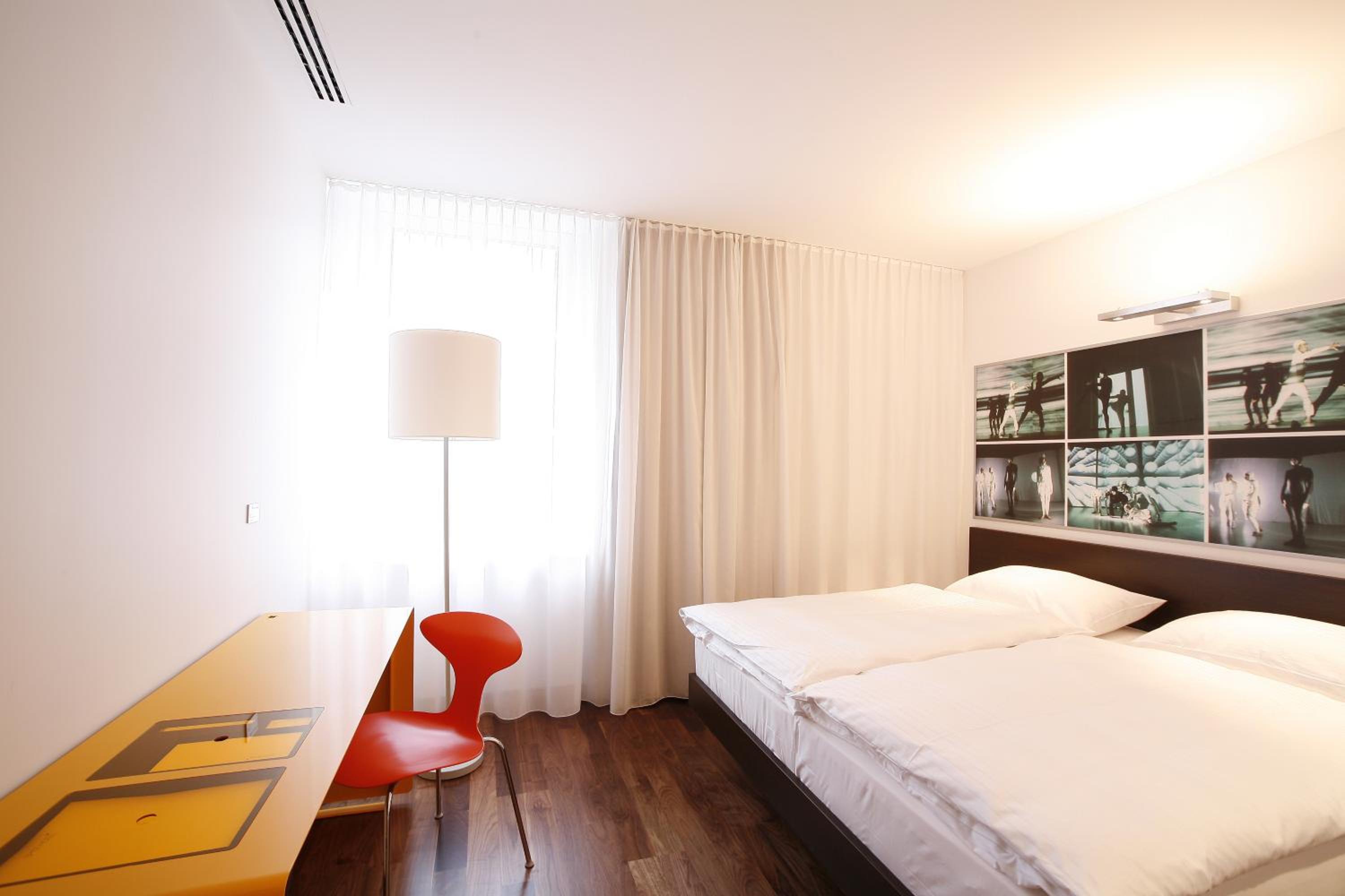 Standard Double Room - Photo 2