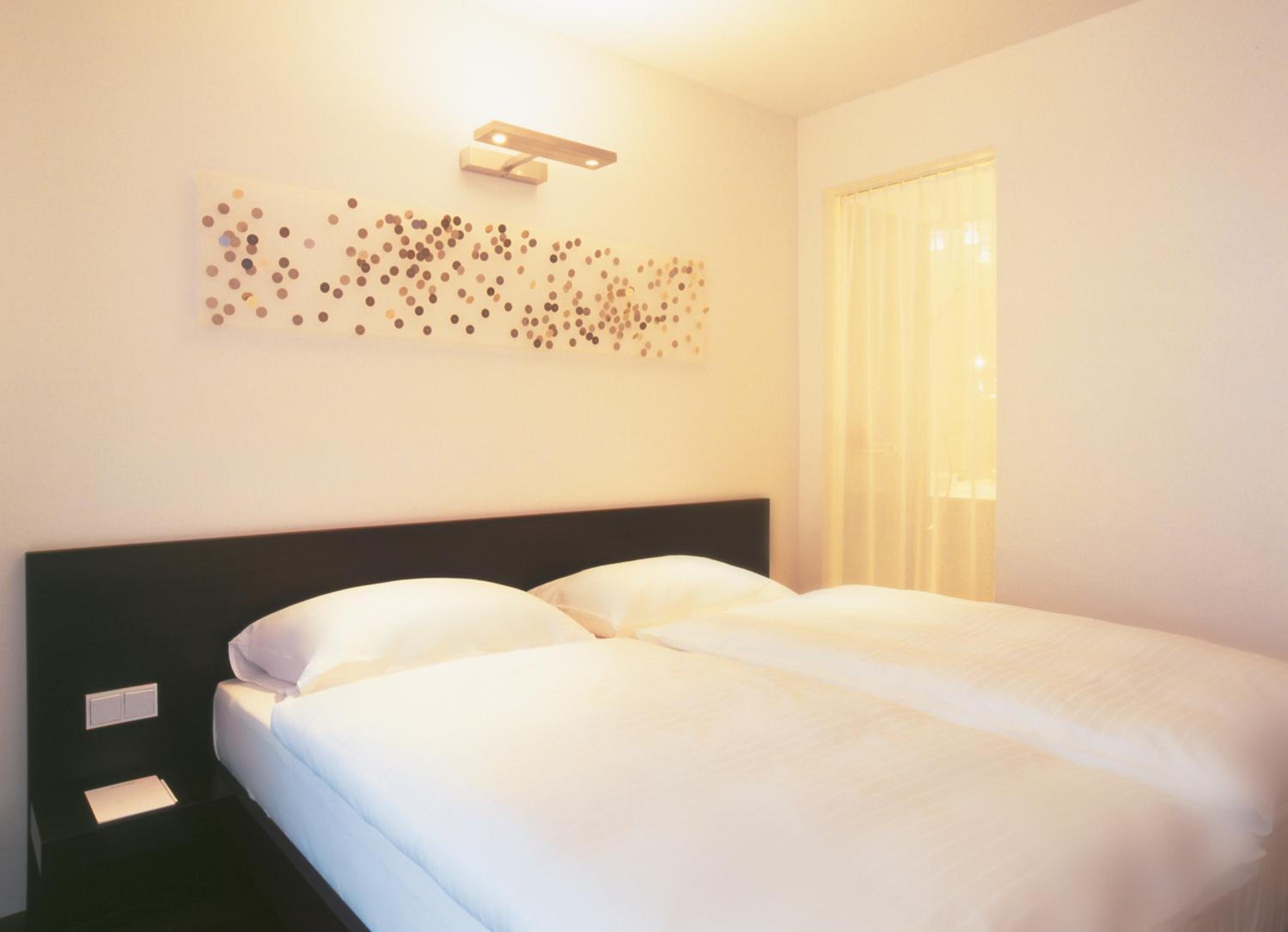 Standard Double Room - Photo 5