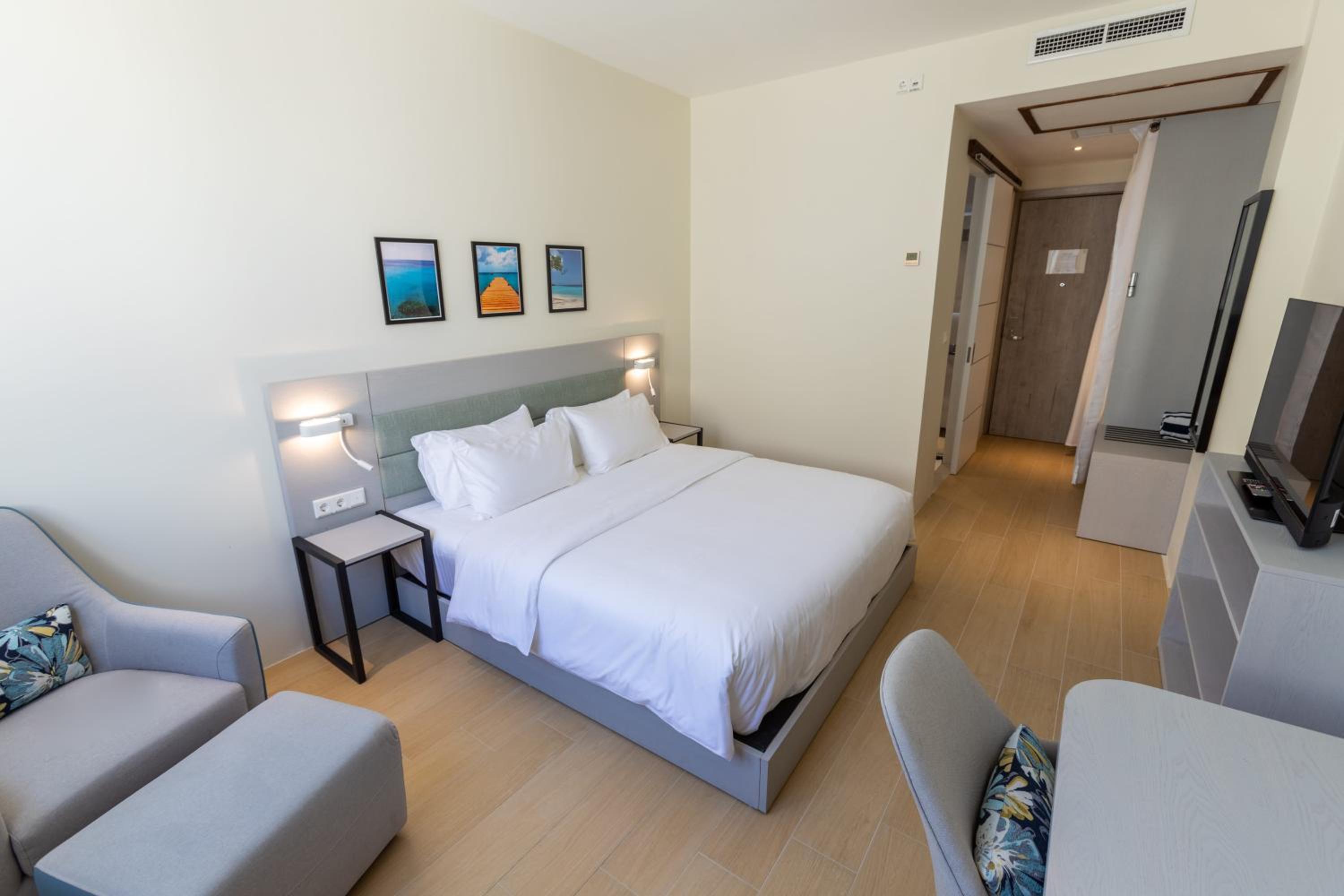 Superior King Room - Photo 4