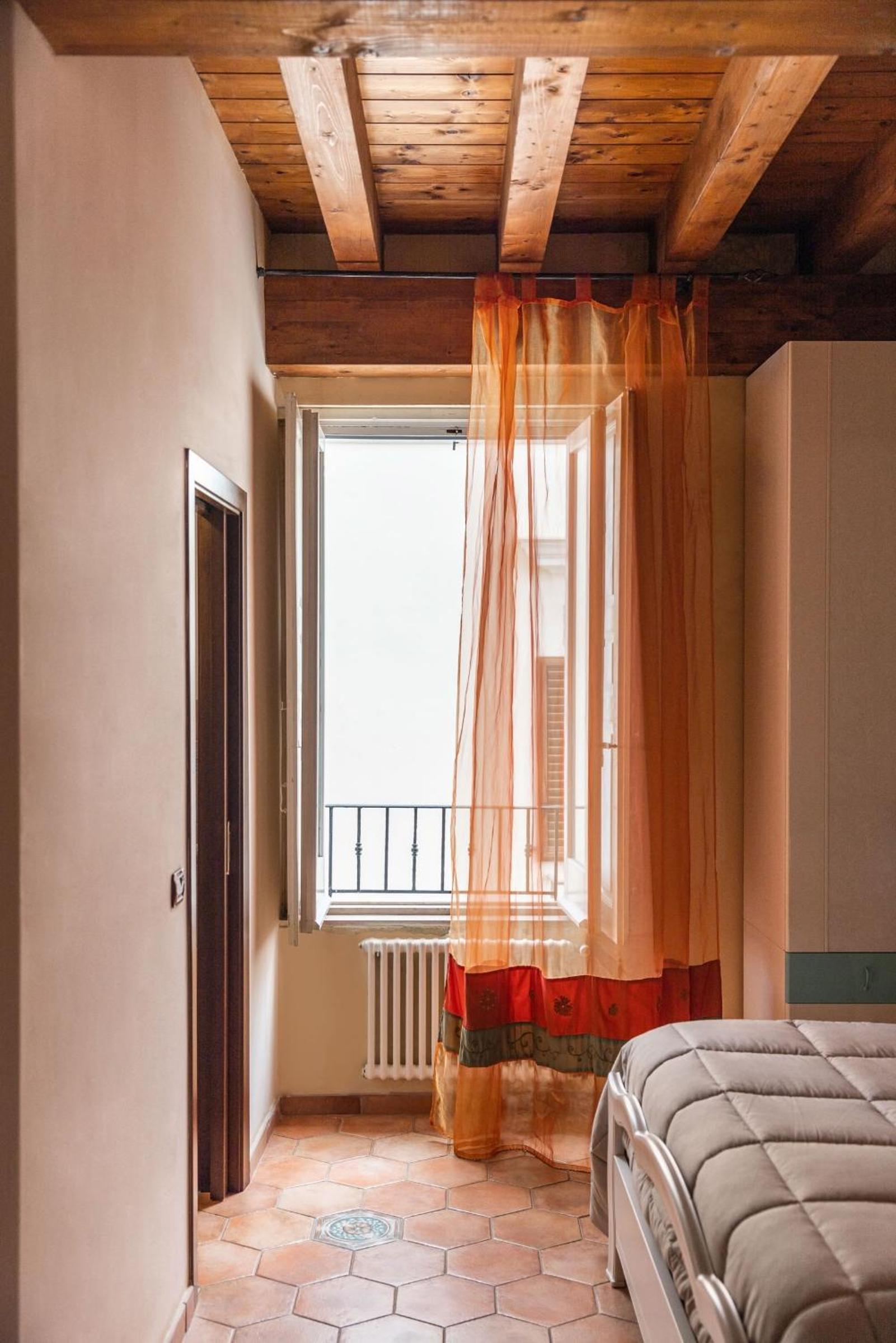 Large Double Room photo 2