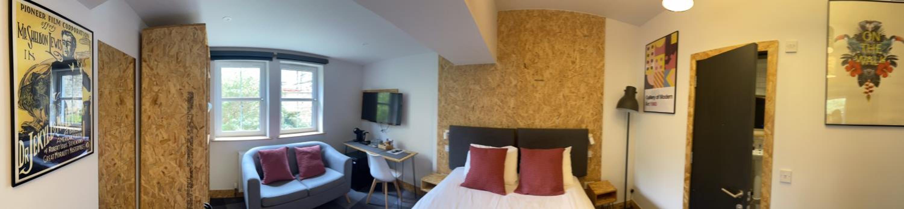 Superior Double Room with Ensuite (Room 6) - Photo 1