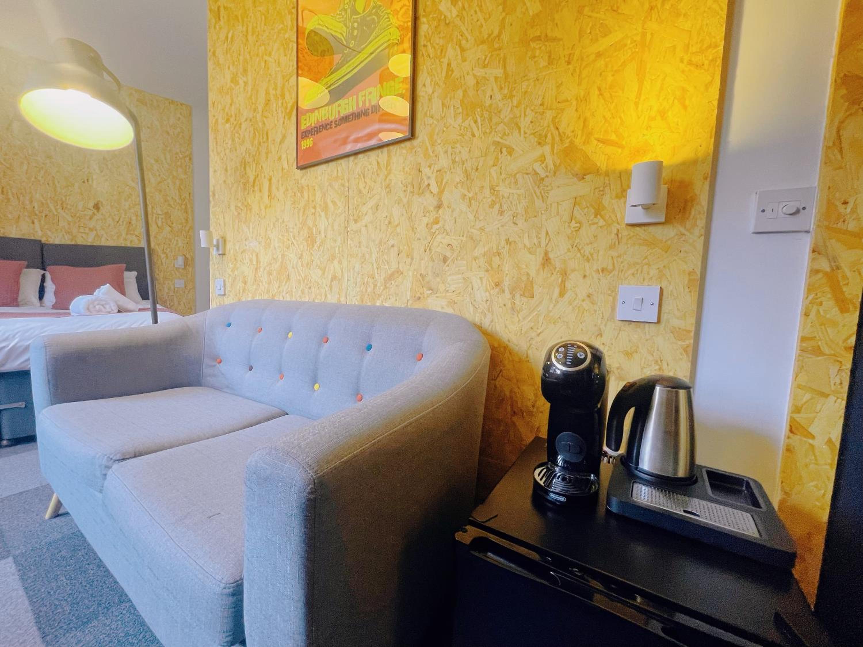 Comfort Double Room with Ensuite (Room 2) - Photo 2