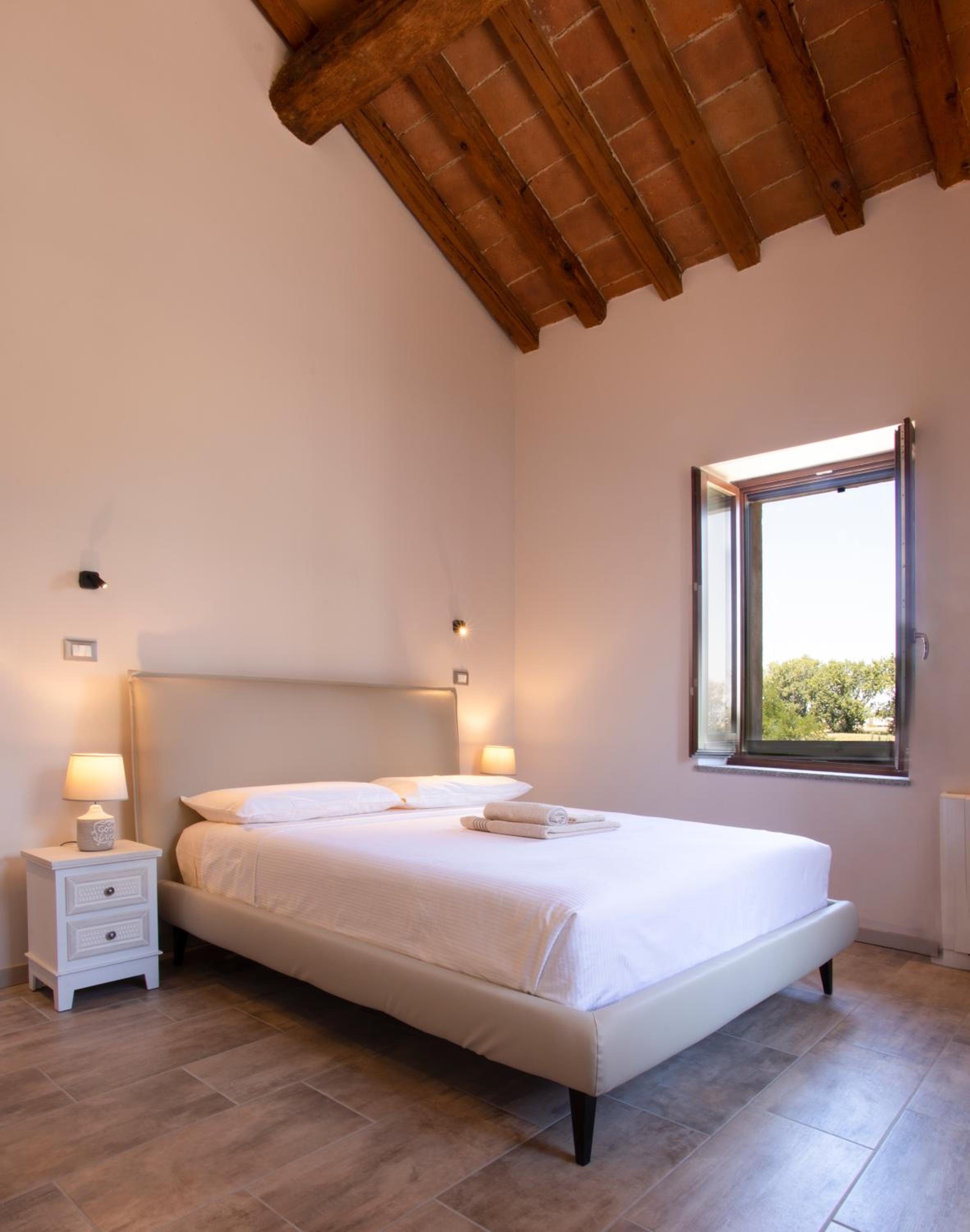 Superior King Room photo 1
