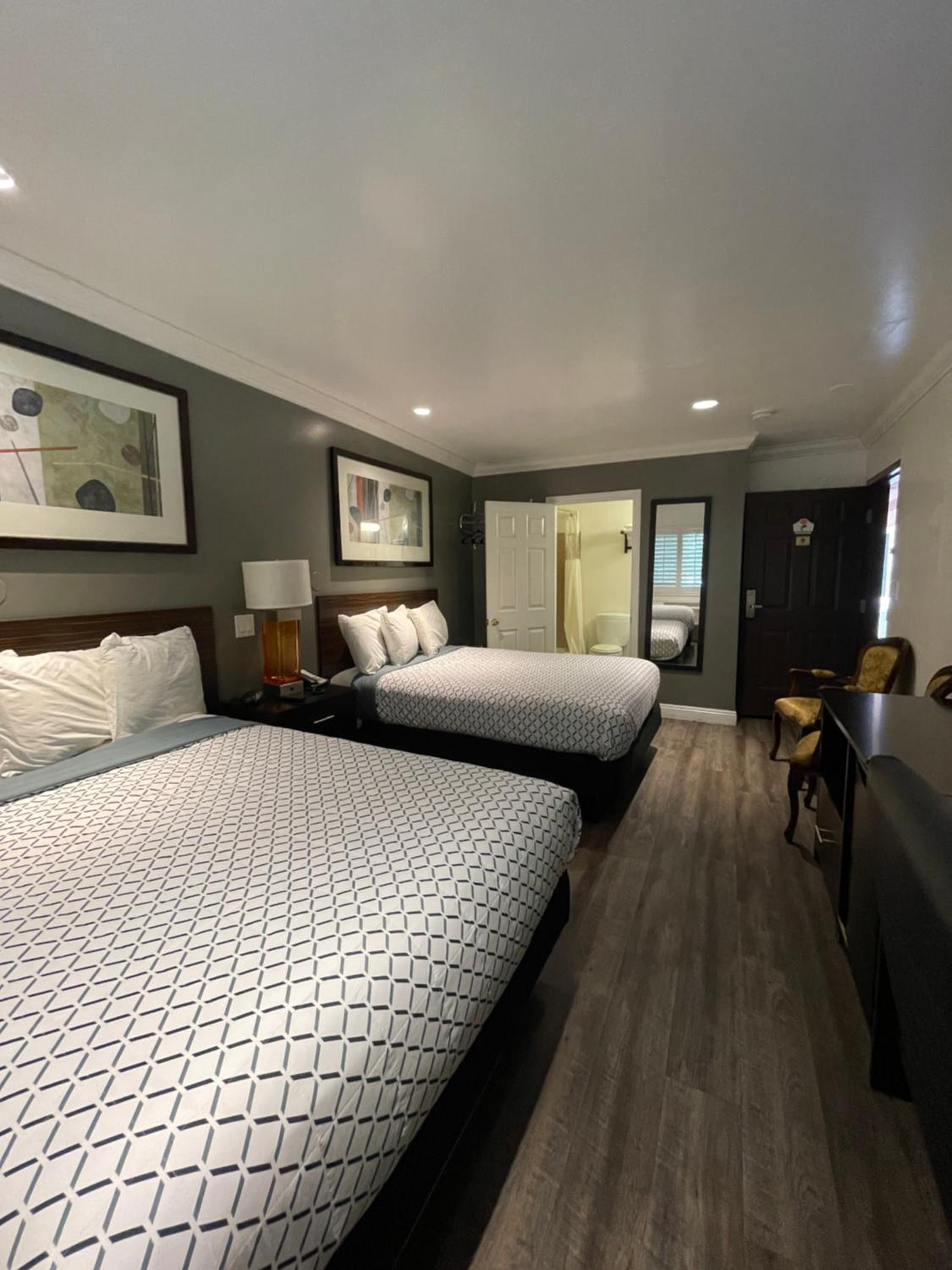 Queen Room with Two Queen Beds - Non-Smoking photo 1