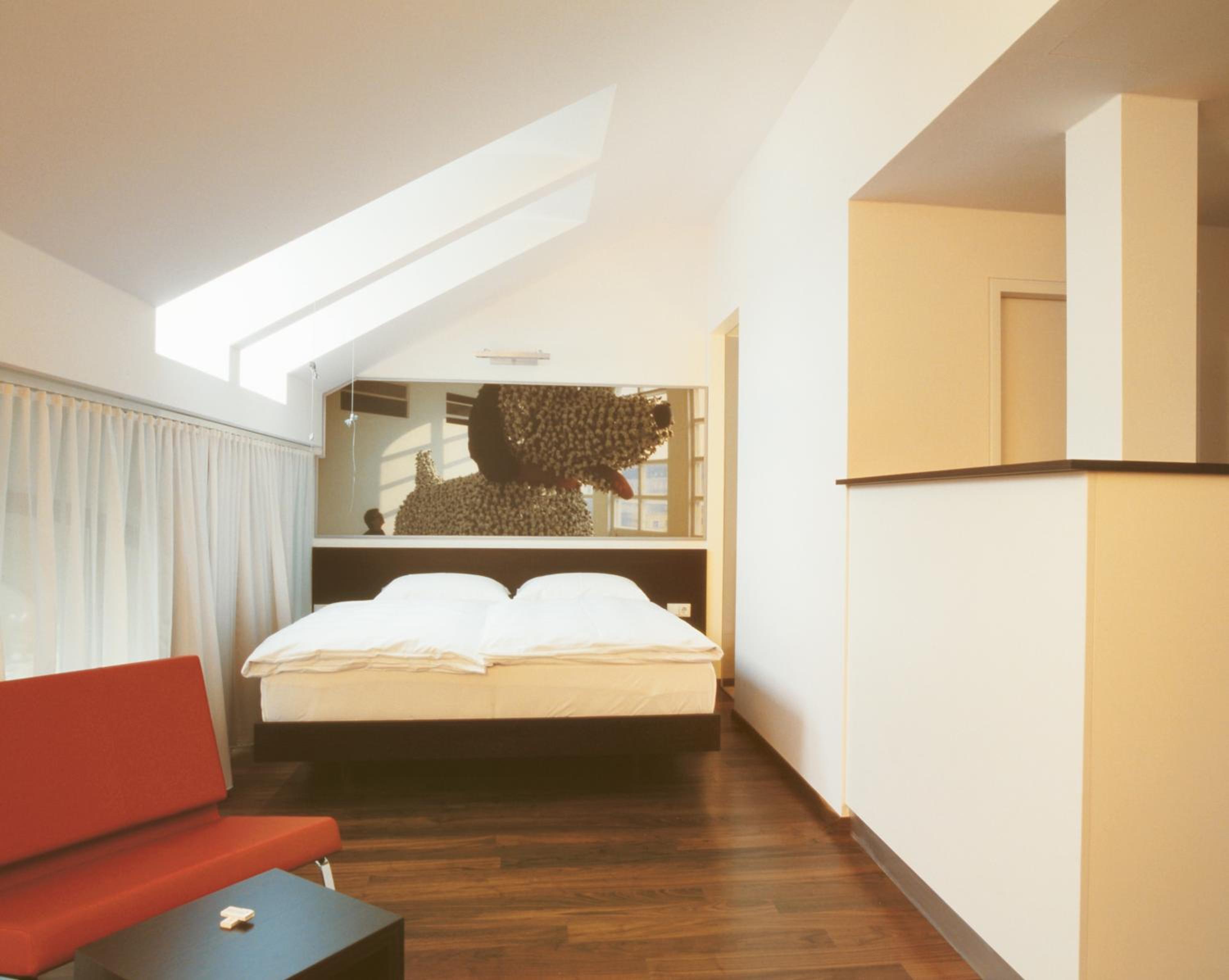 Standard Double Room - Photo 8