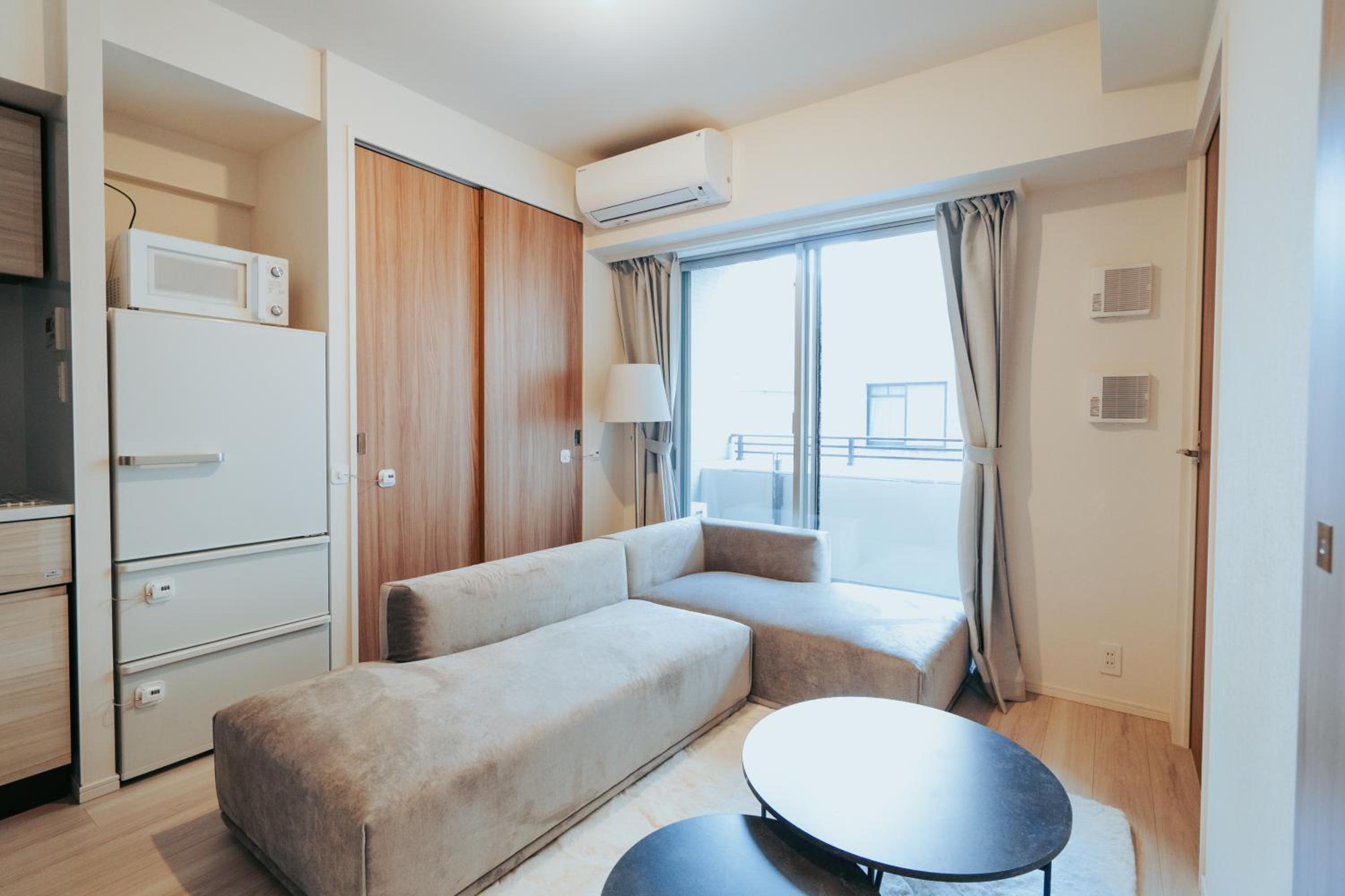 One-Bedroom Apartment photo 3