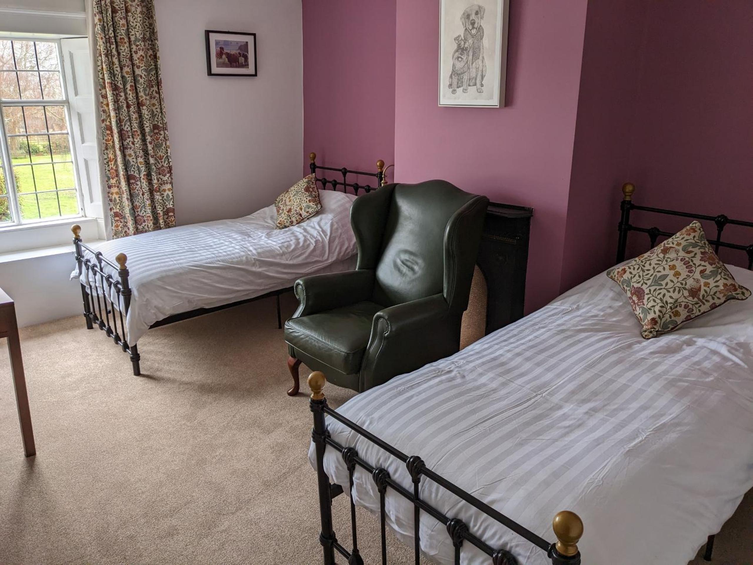 Twin Room with Private Bathroom