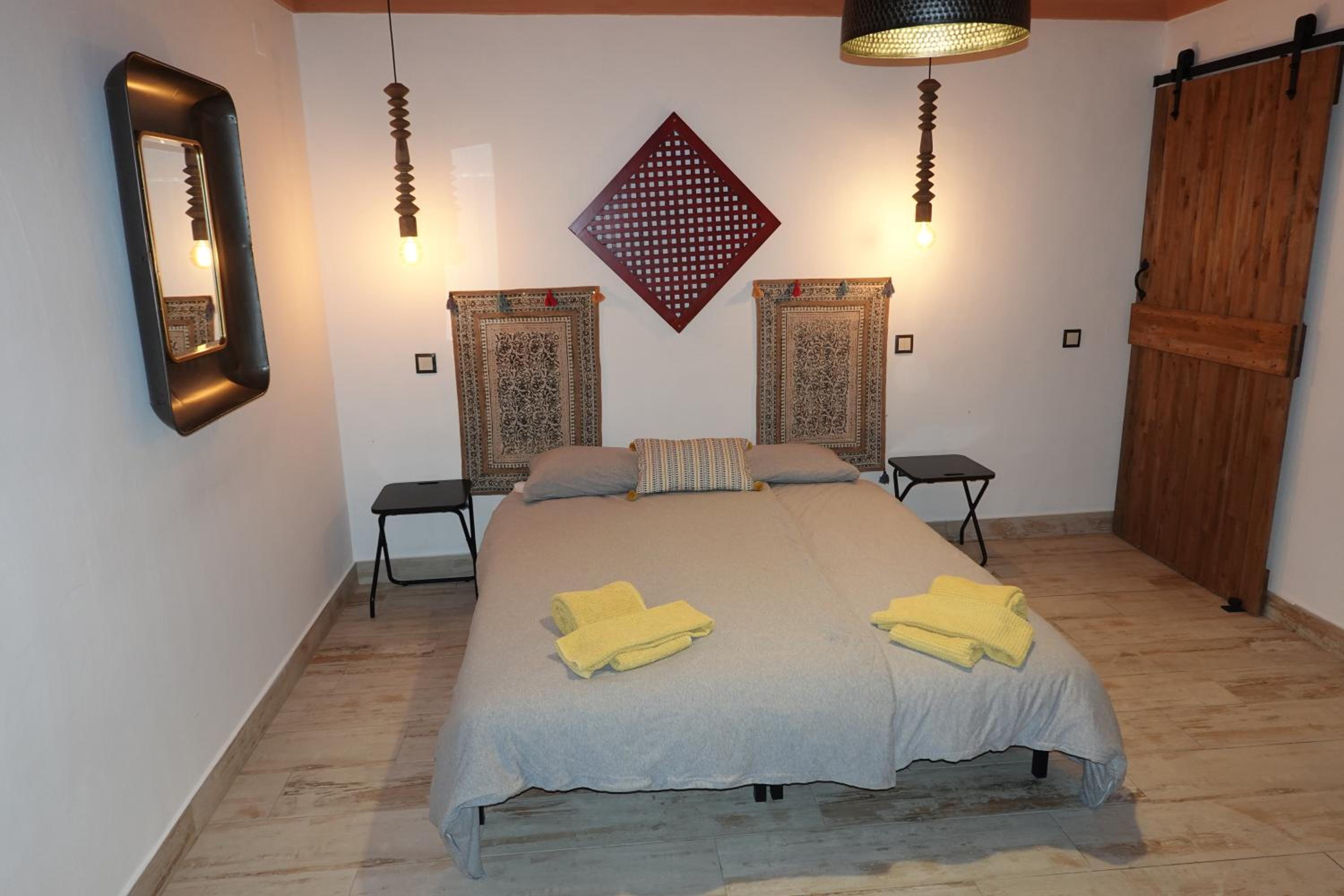 Double or Twin Room with Private Bathroom photo 3
