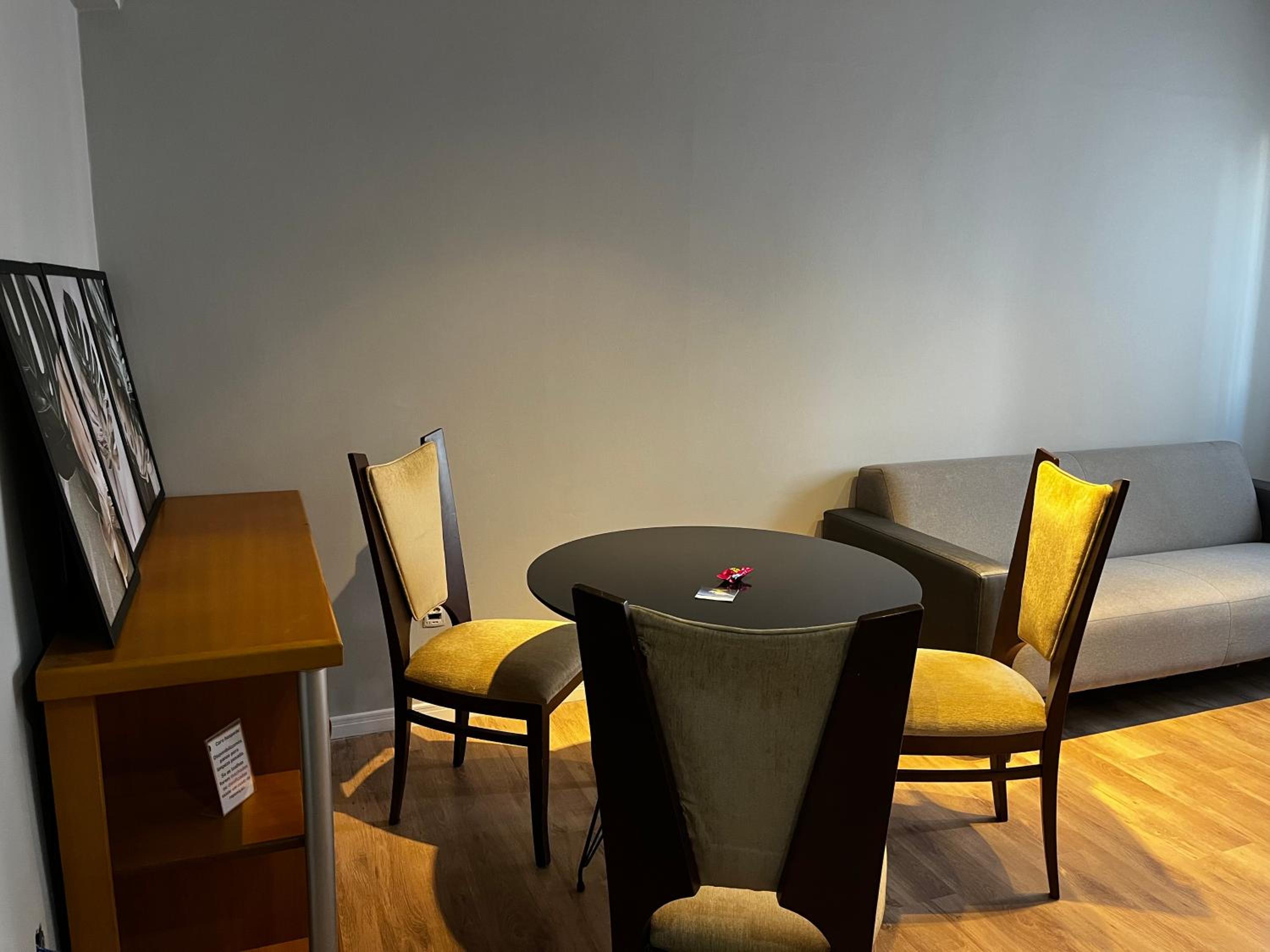 Apartment - Photo 3