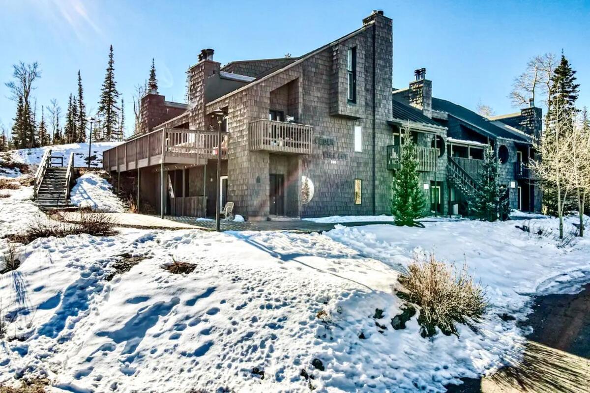 Two-Bedroom Apartment photo 2