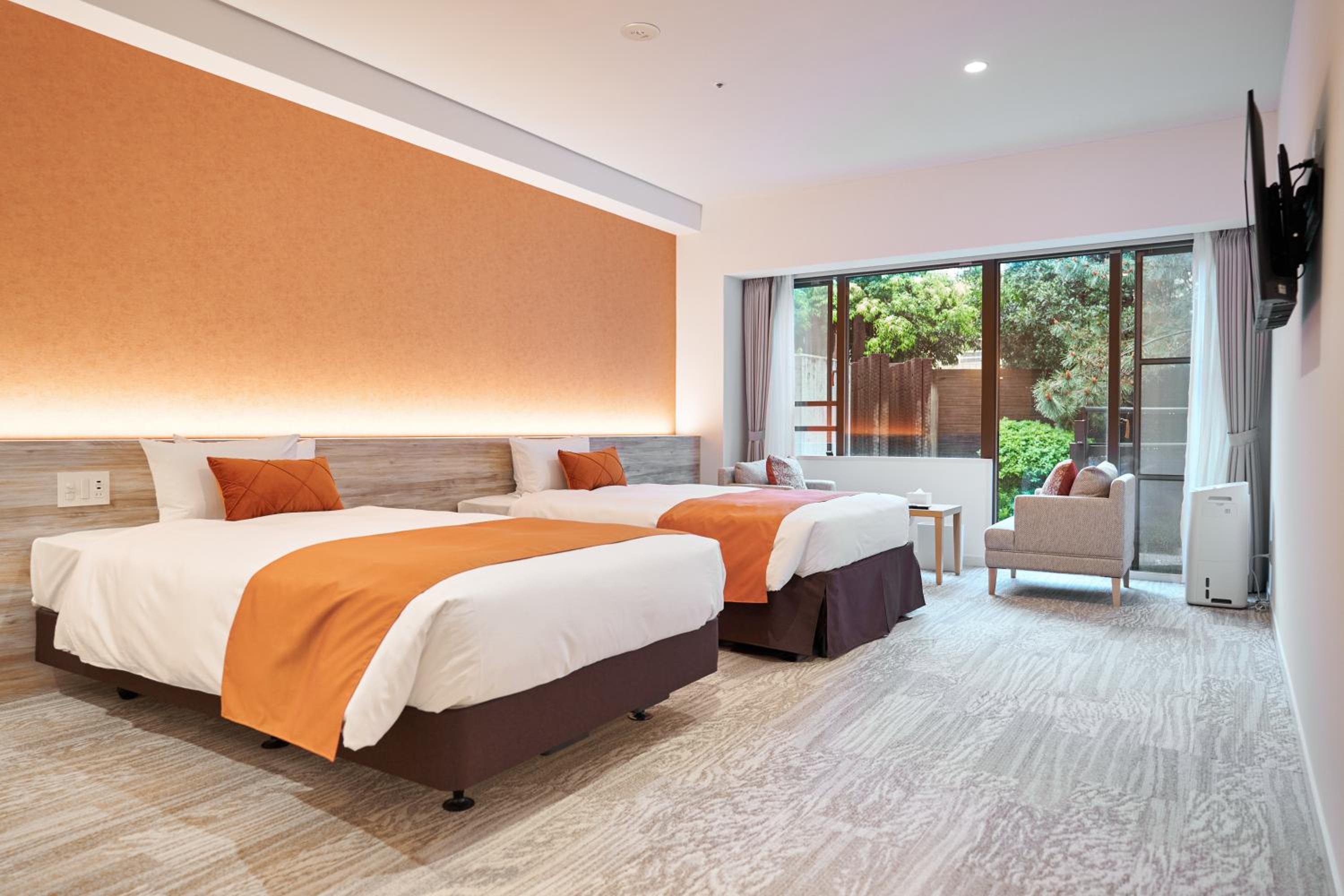 Twin Room thumbnail 5