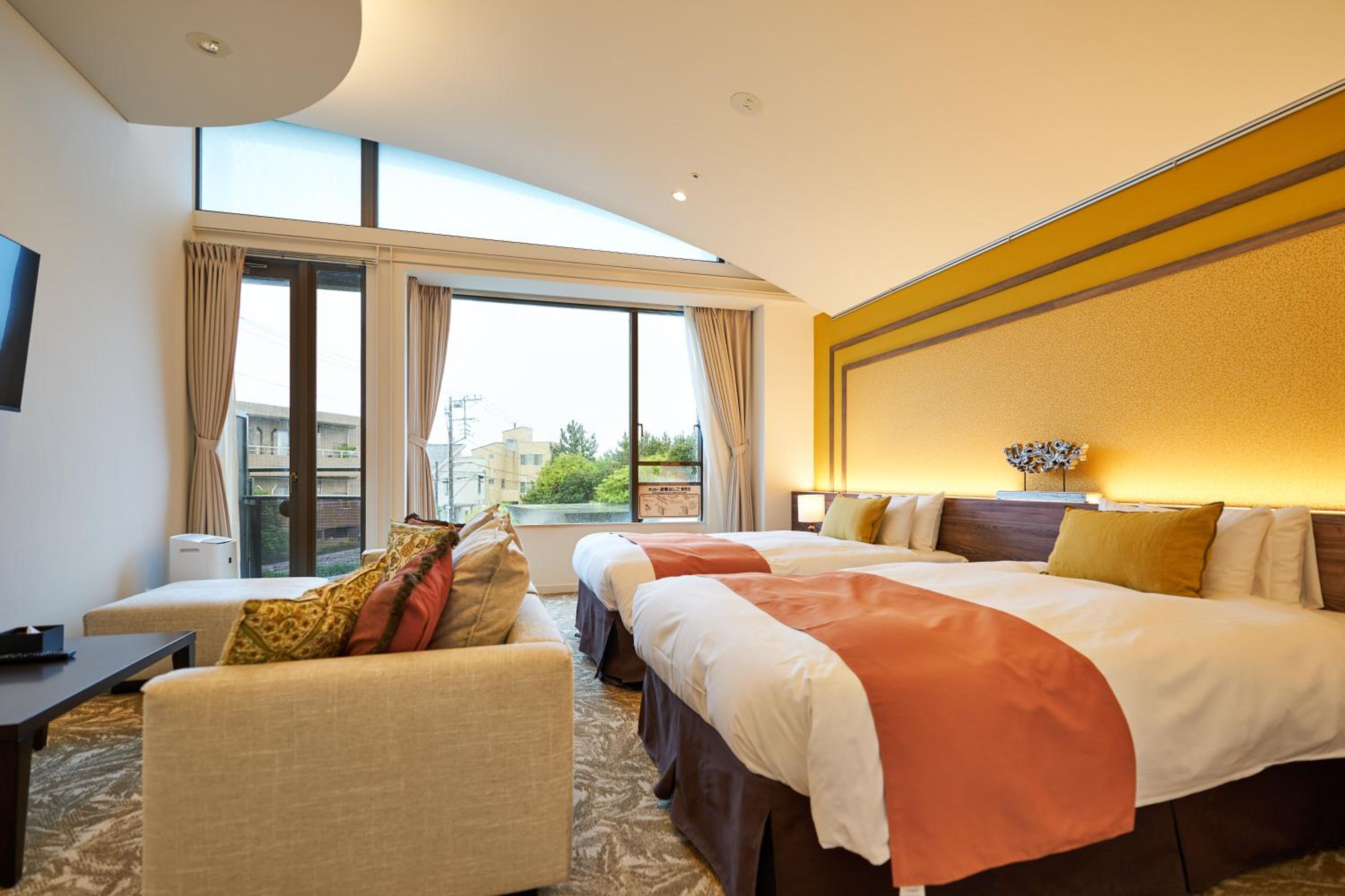 Deluxe Twin Room B thumbnail 5
