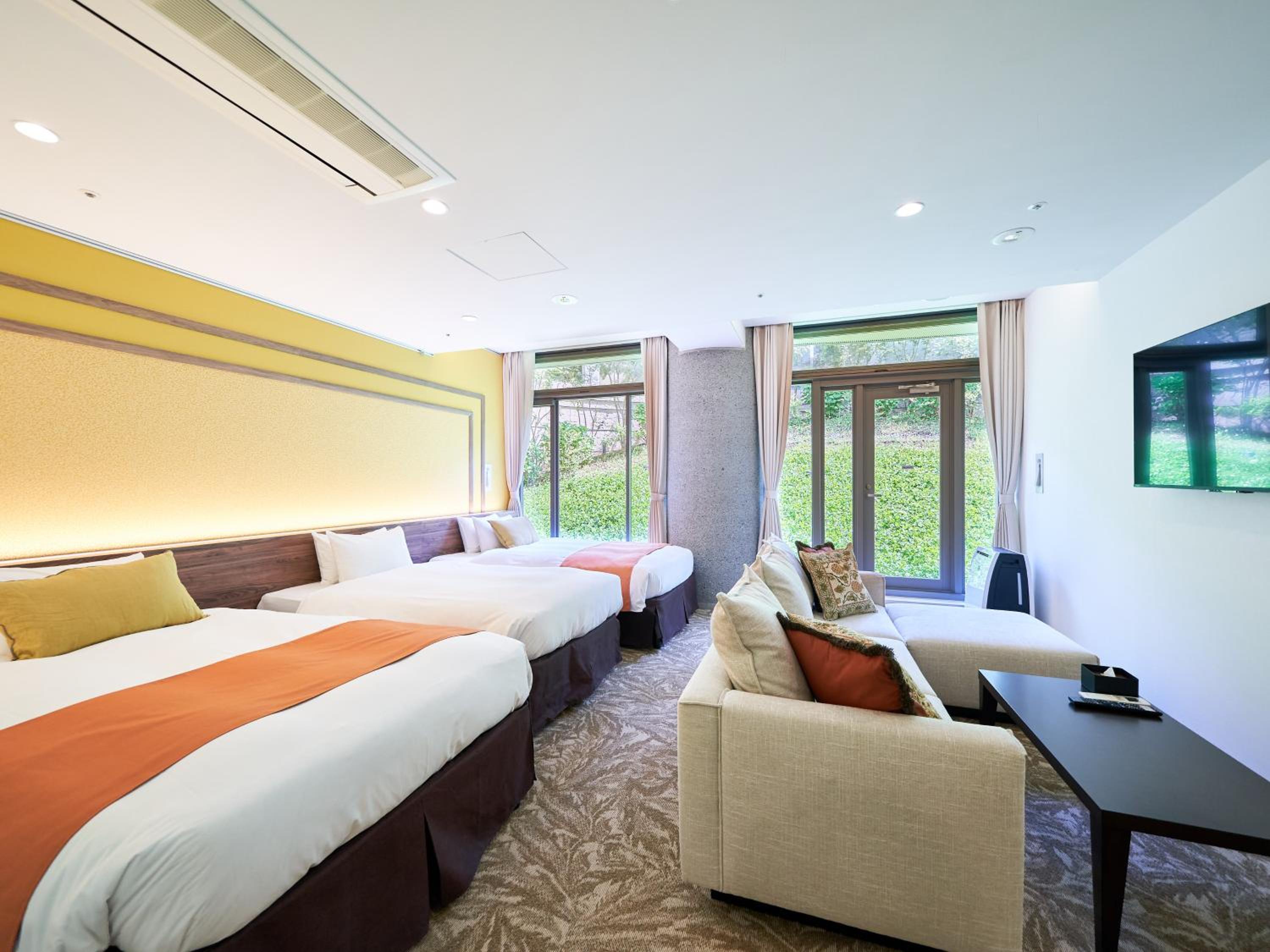 Deluxe Twin Room B