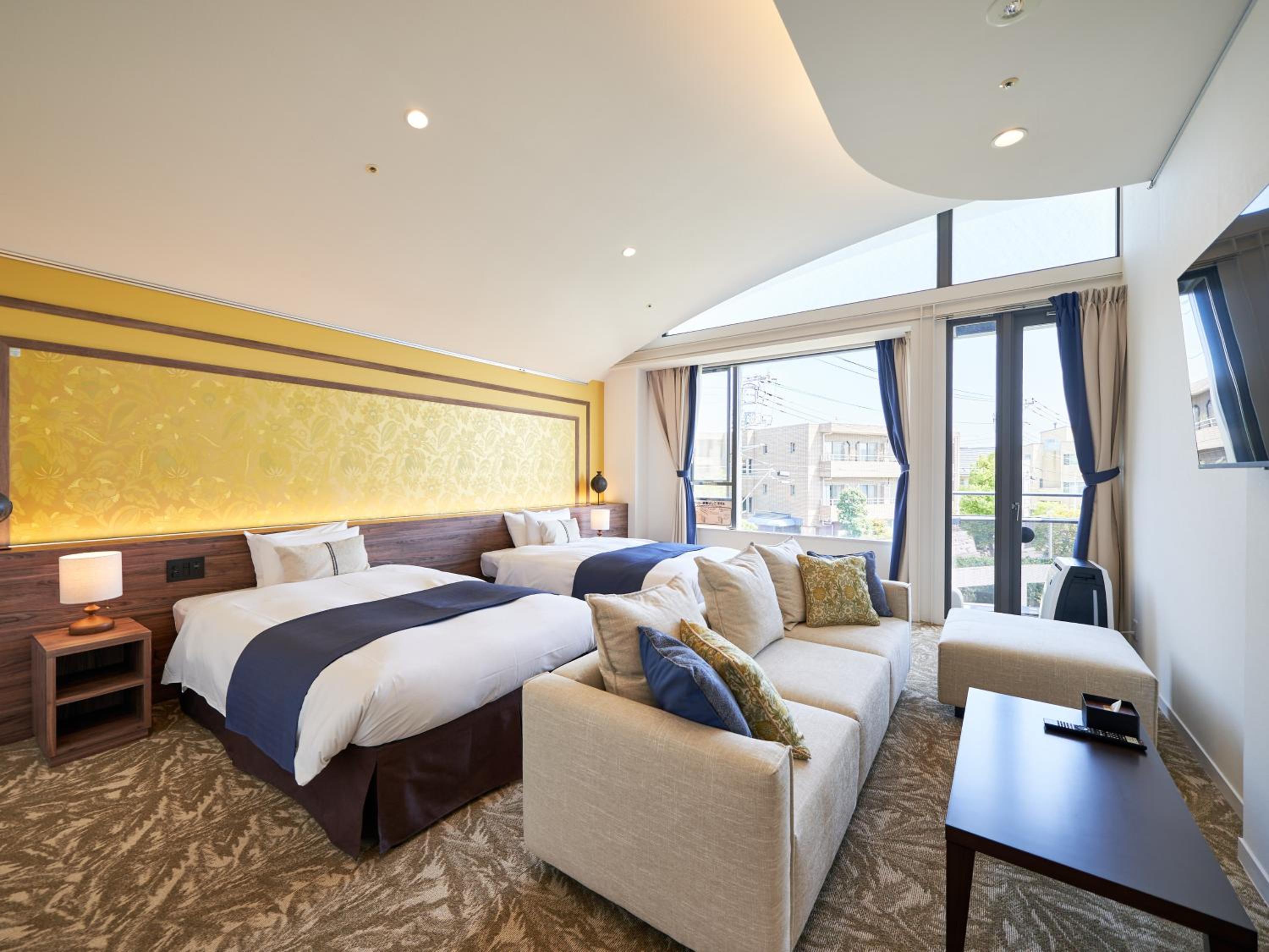 ExecutiveTwin Room thumbnail 6