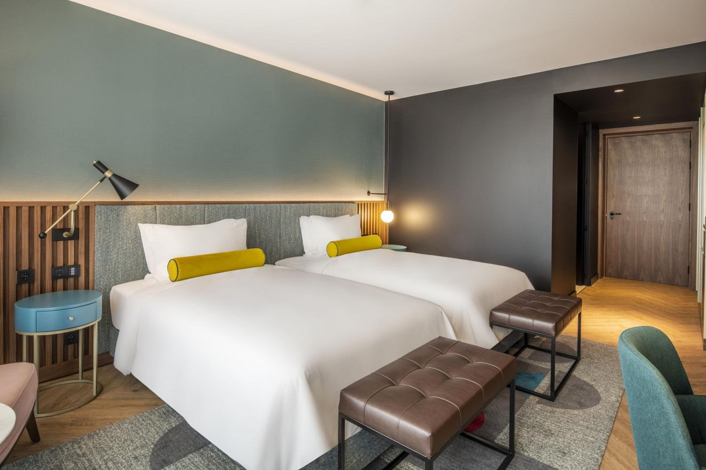 Executive Twin Room - Photo 4