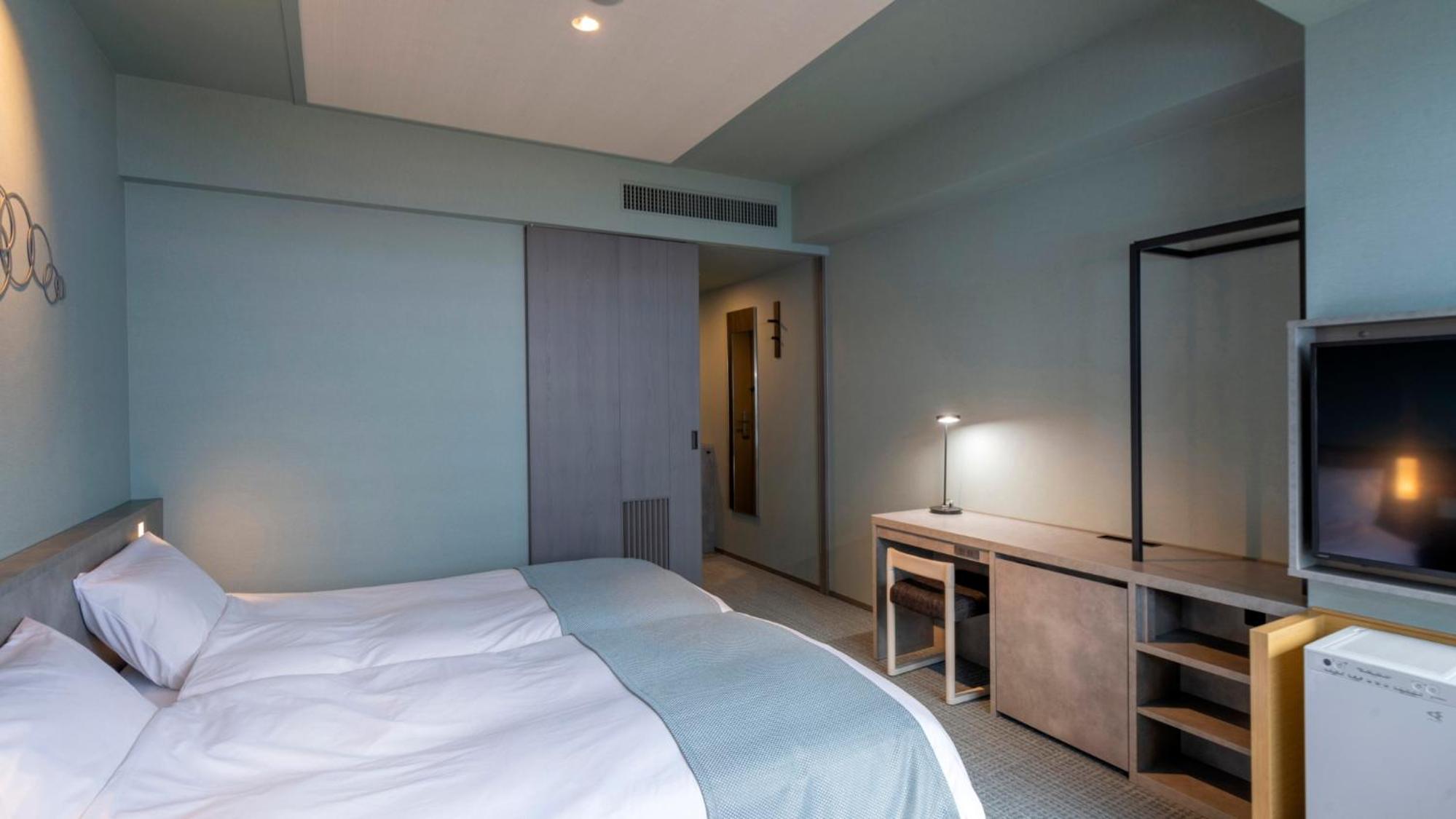 Hollywood Twin Room A - Electronic Cigarets Only (2 people), photo 6