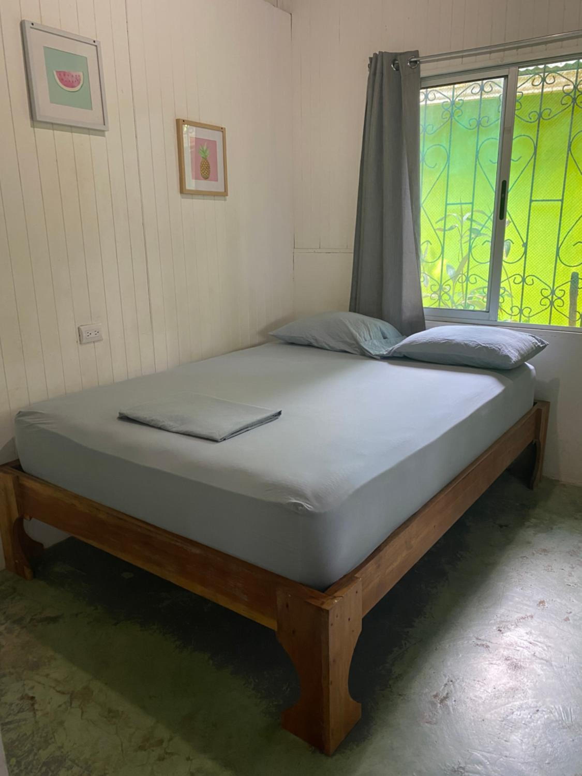 Budget Double Room with Shared Bathroom photo 2