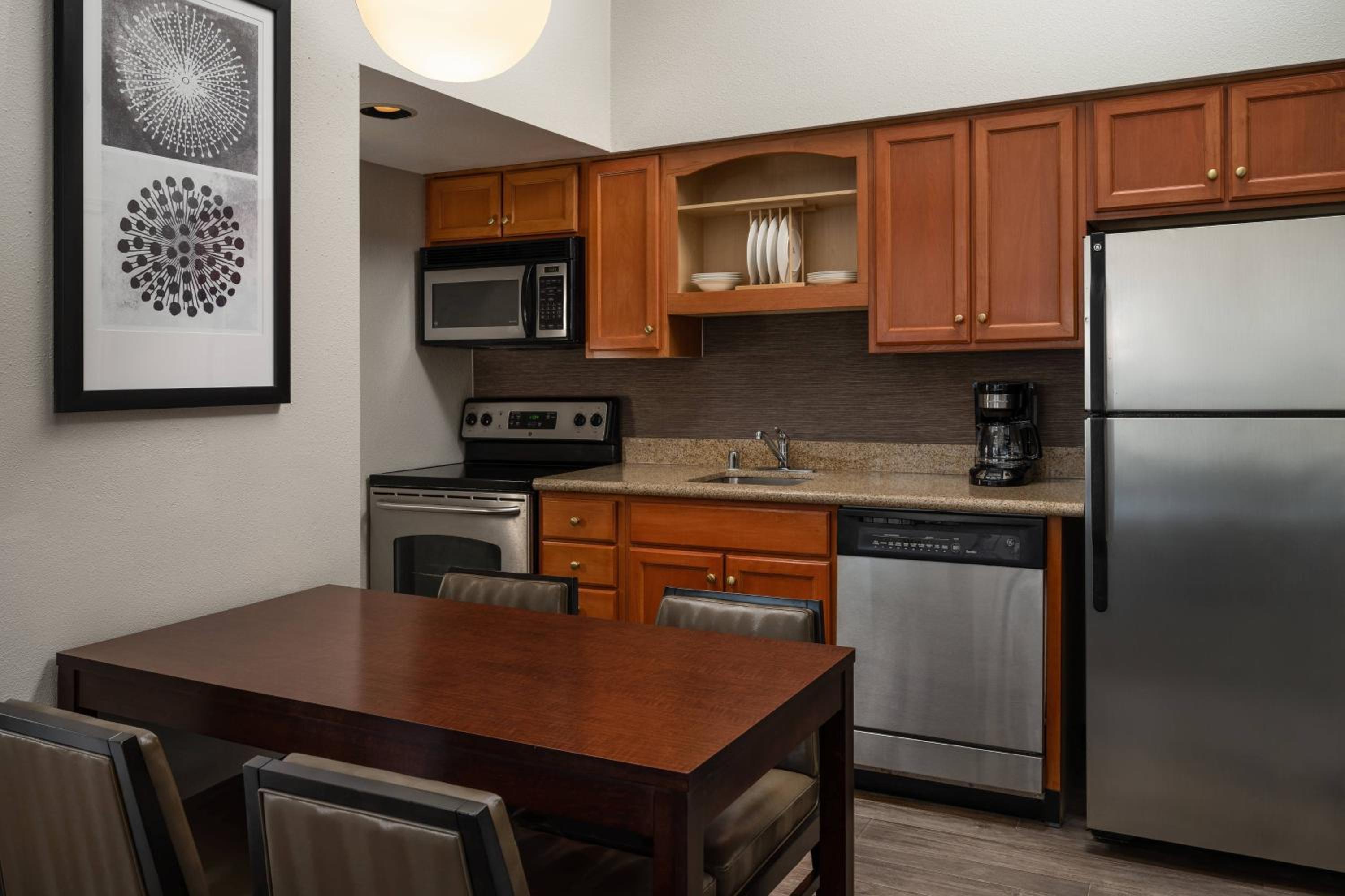 Two-Bedroom Suite - Photo 8